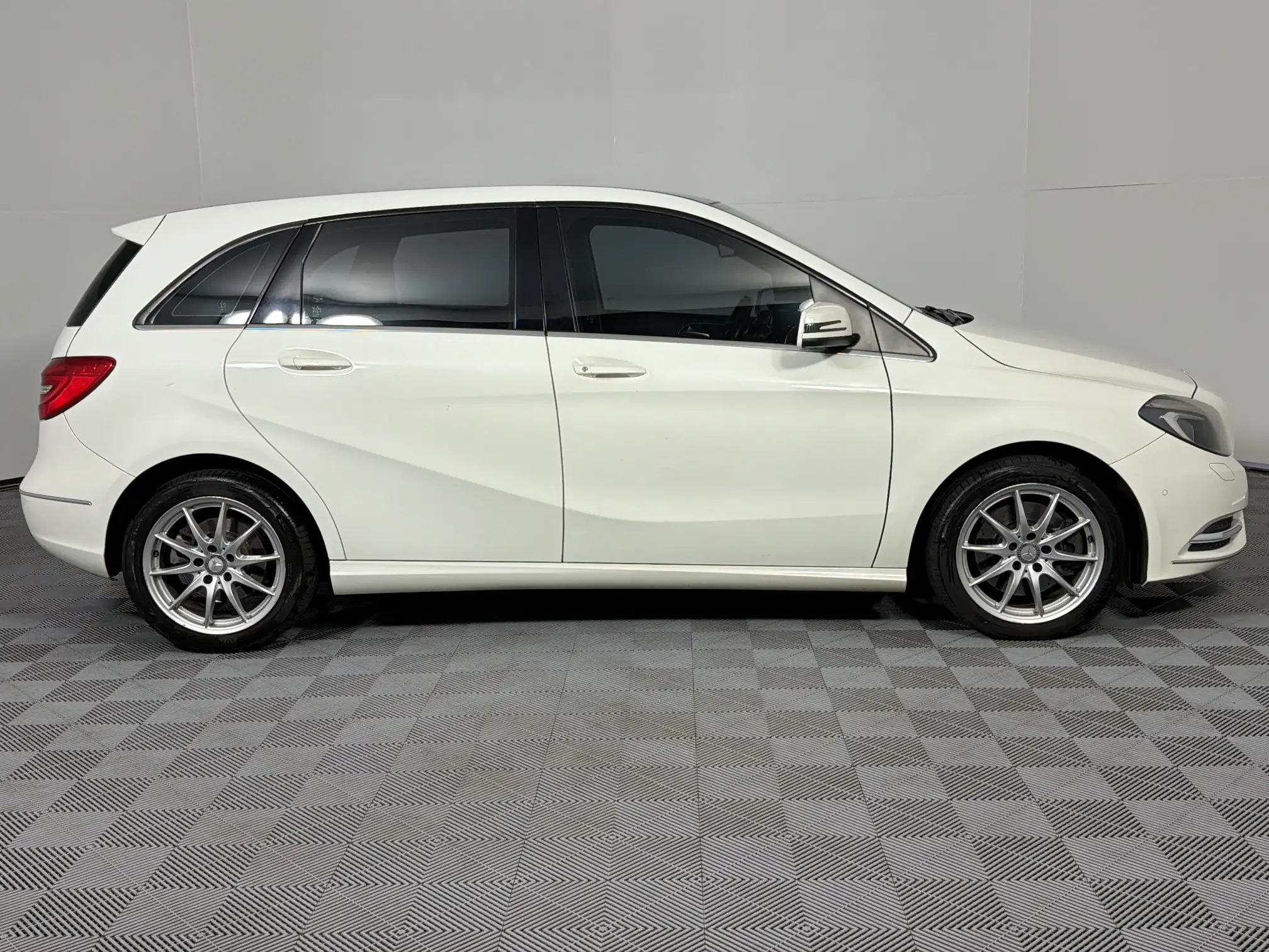 Mercedes-Benz B Class