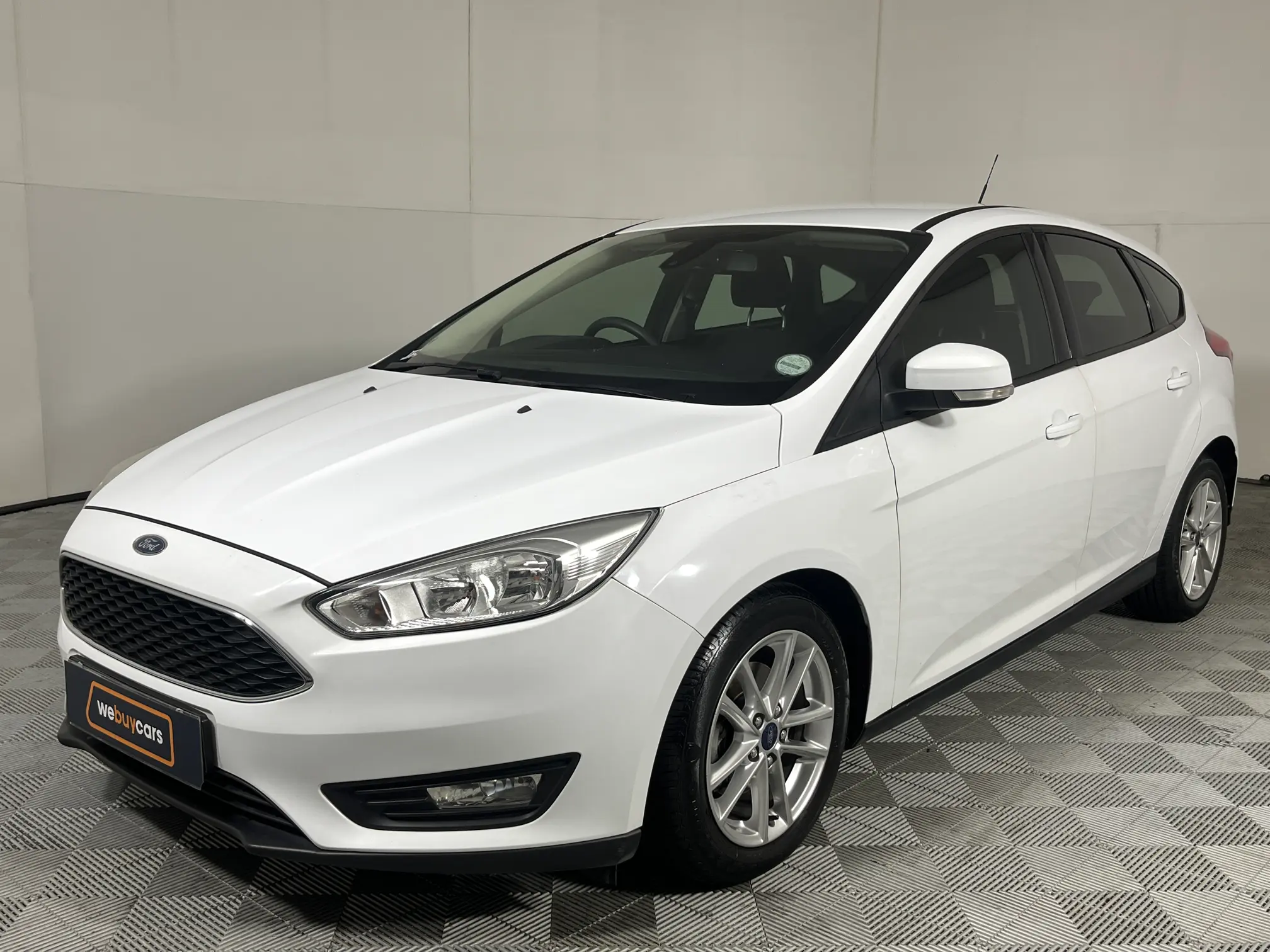 Used 2015 Ford Focus 1.5 EcoBoost Trend Auto 5-Door for sale | WeBuyCars