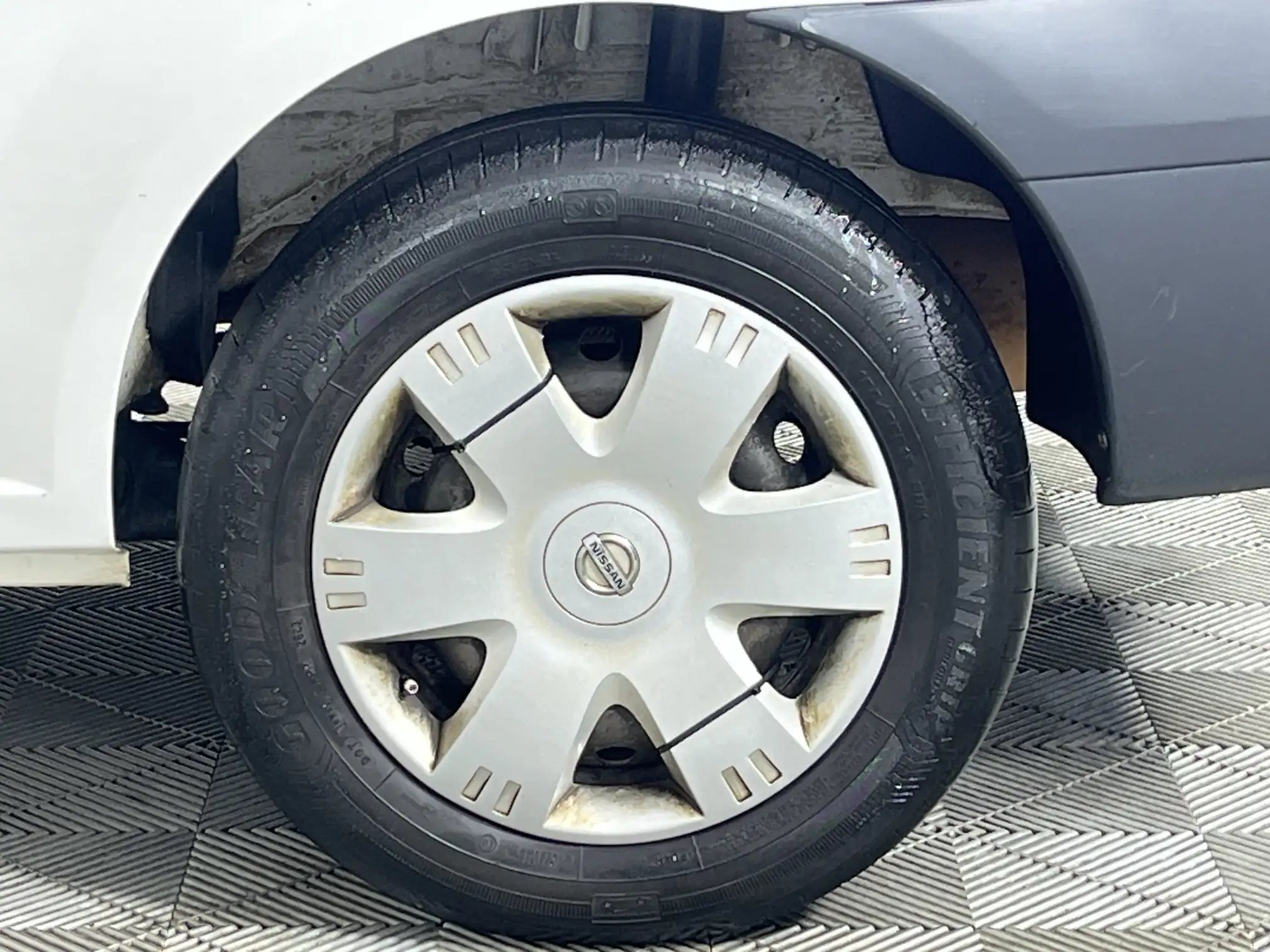Nissan NP200