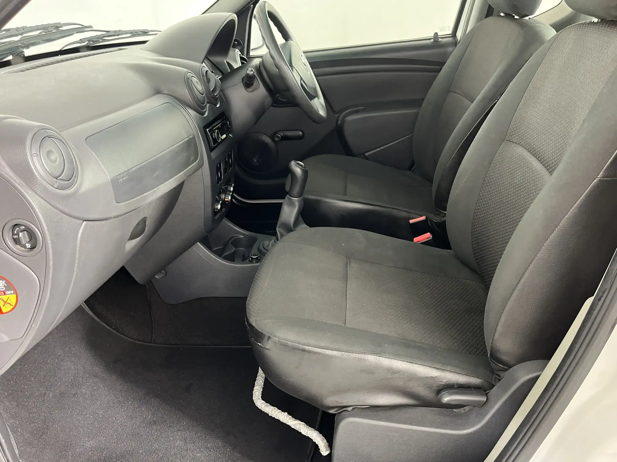 Nissan NP200