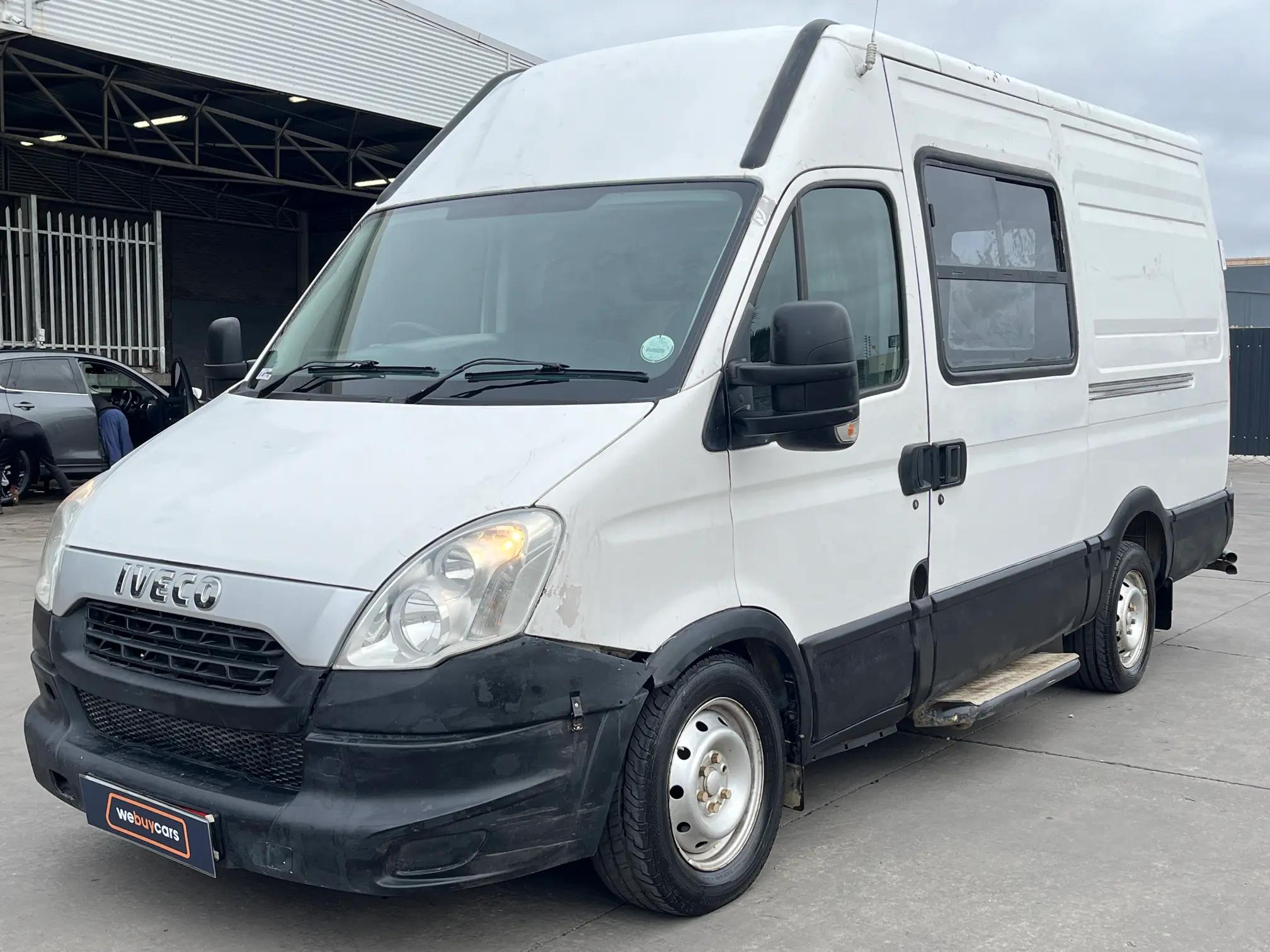 Iveco 35 S 15 16 Seater
