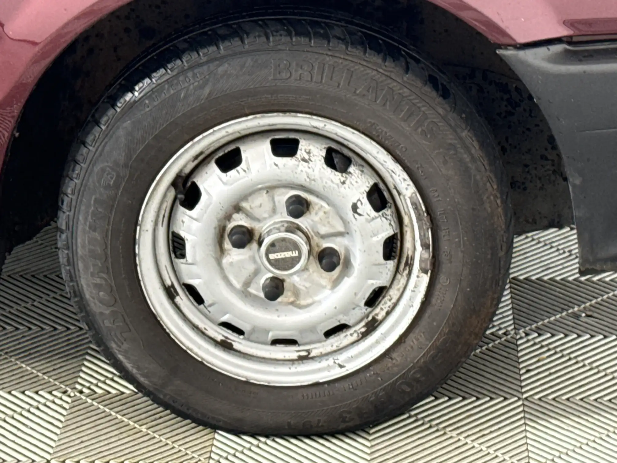 Mazda 323