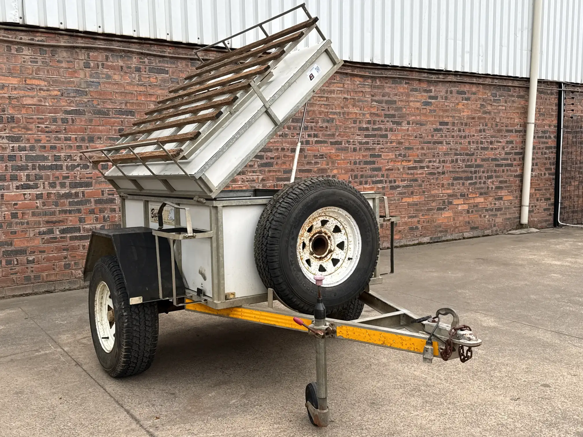 Buzzard Industries Overlander