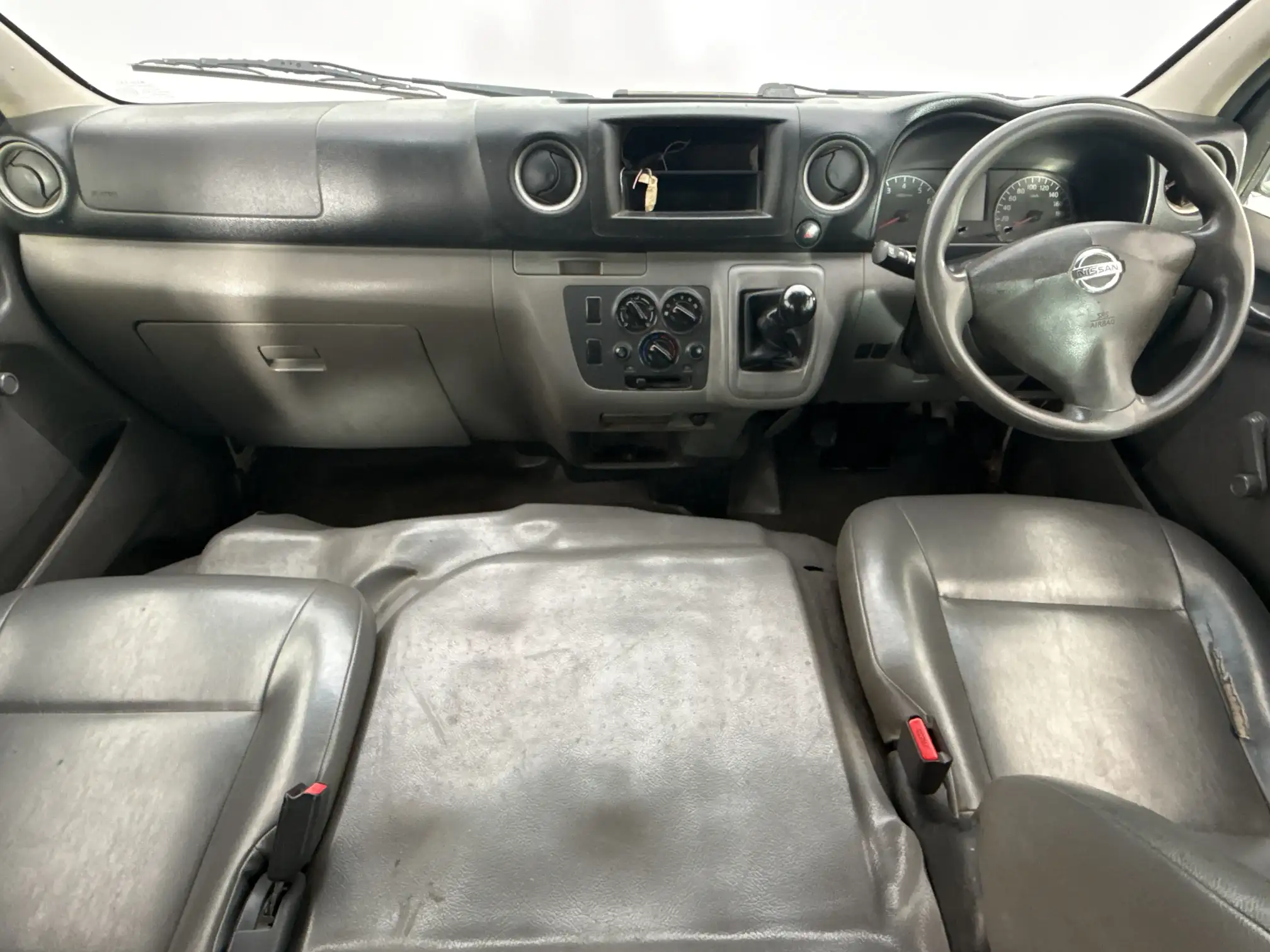 Nissan Nv350