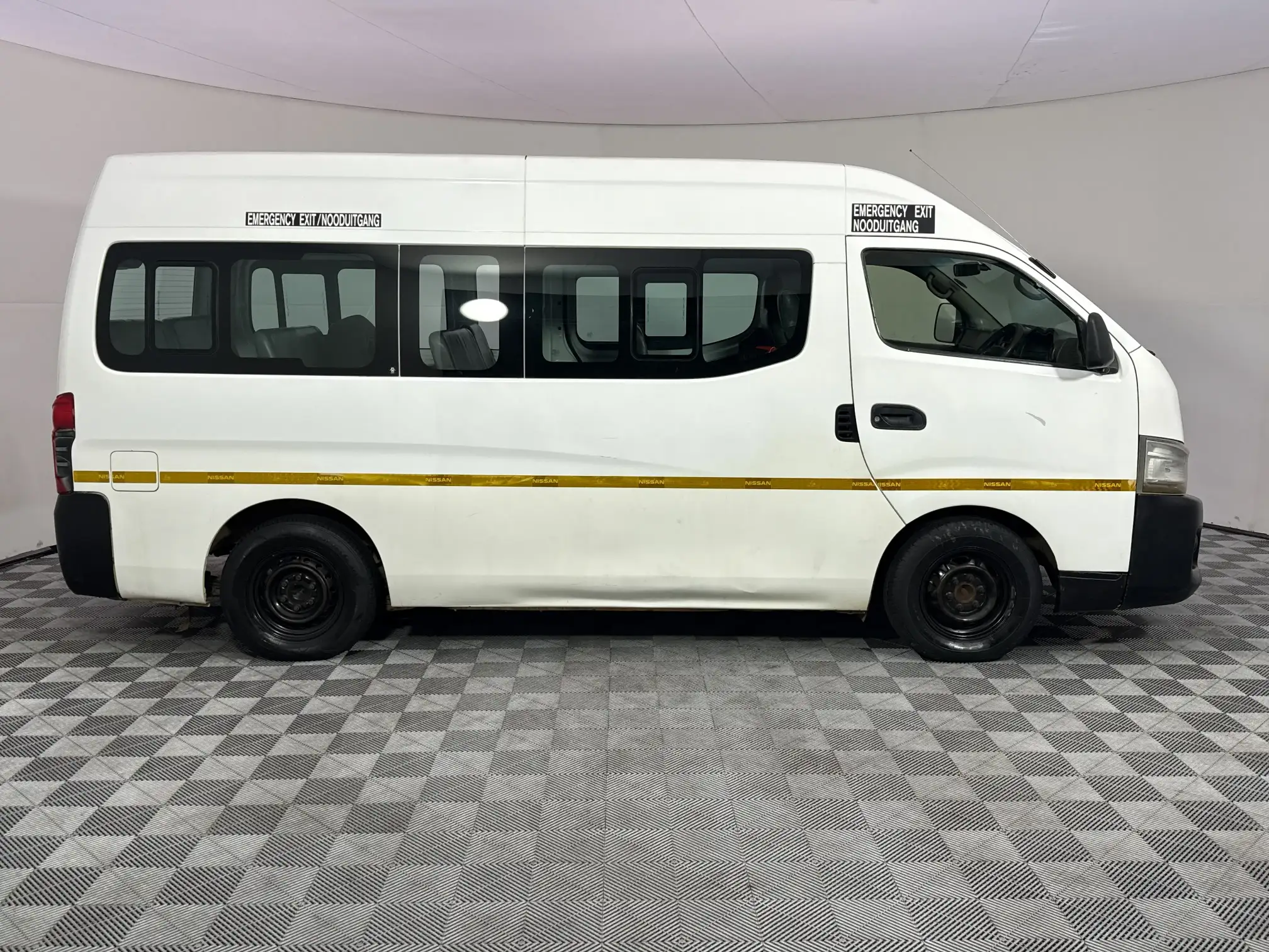 Nissan Nv350