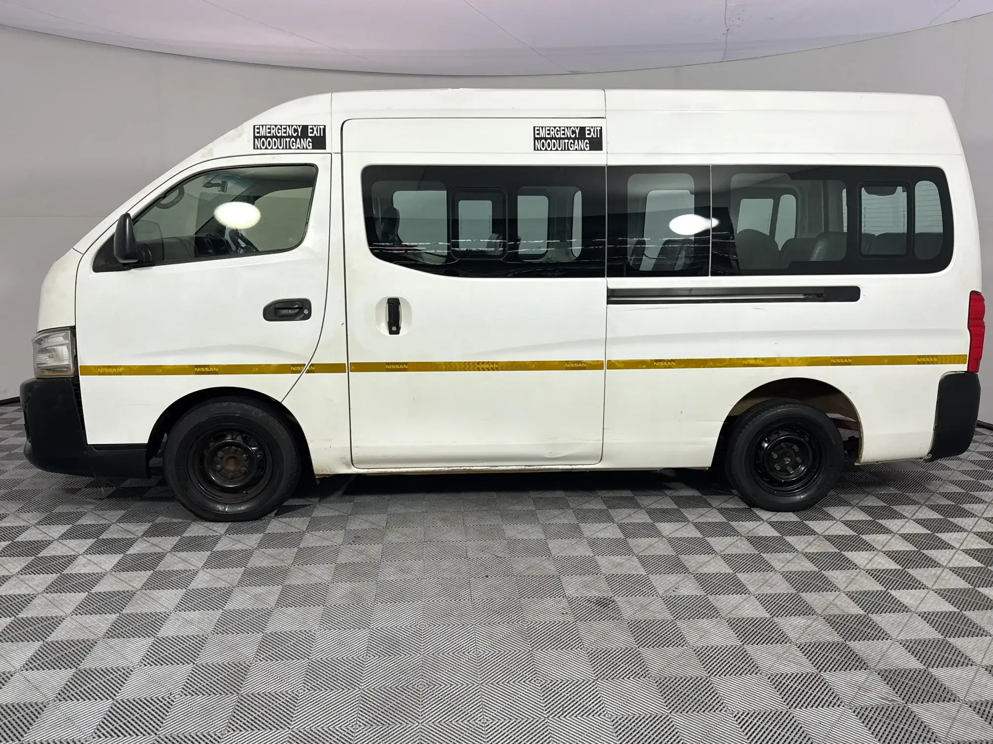 Nissan Nv350