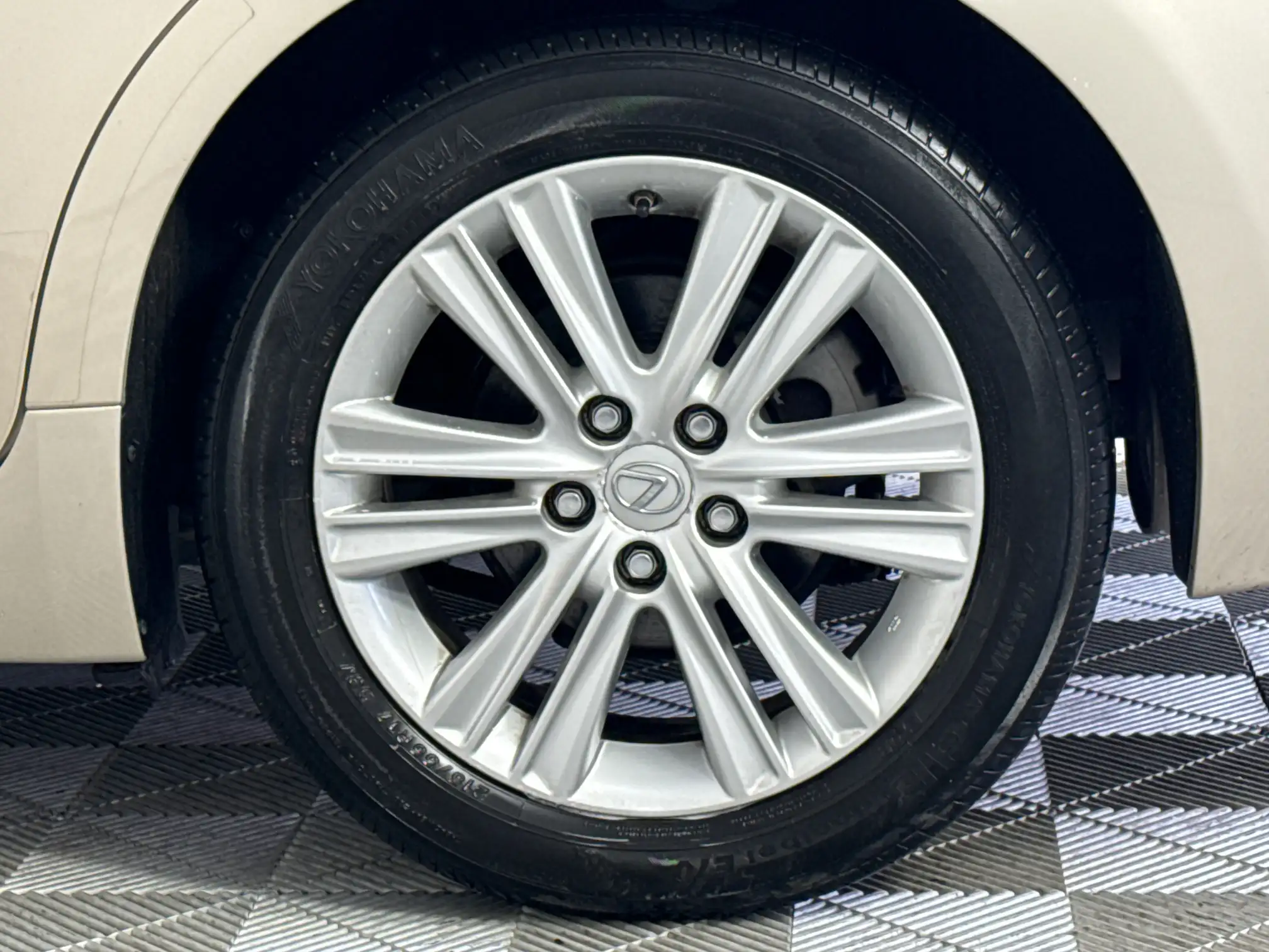 Lexus ES