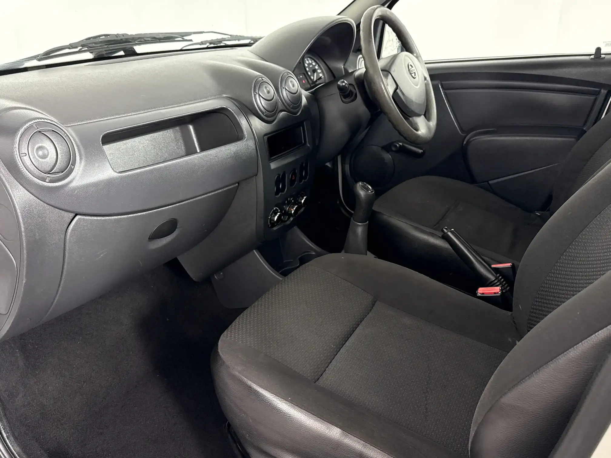 Nissan NP200