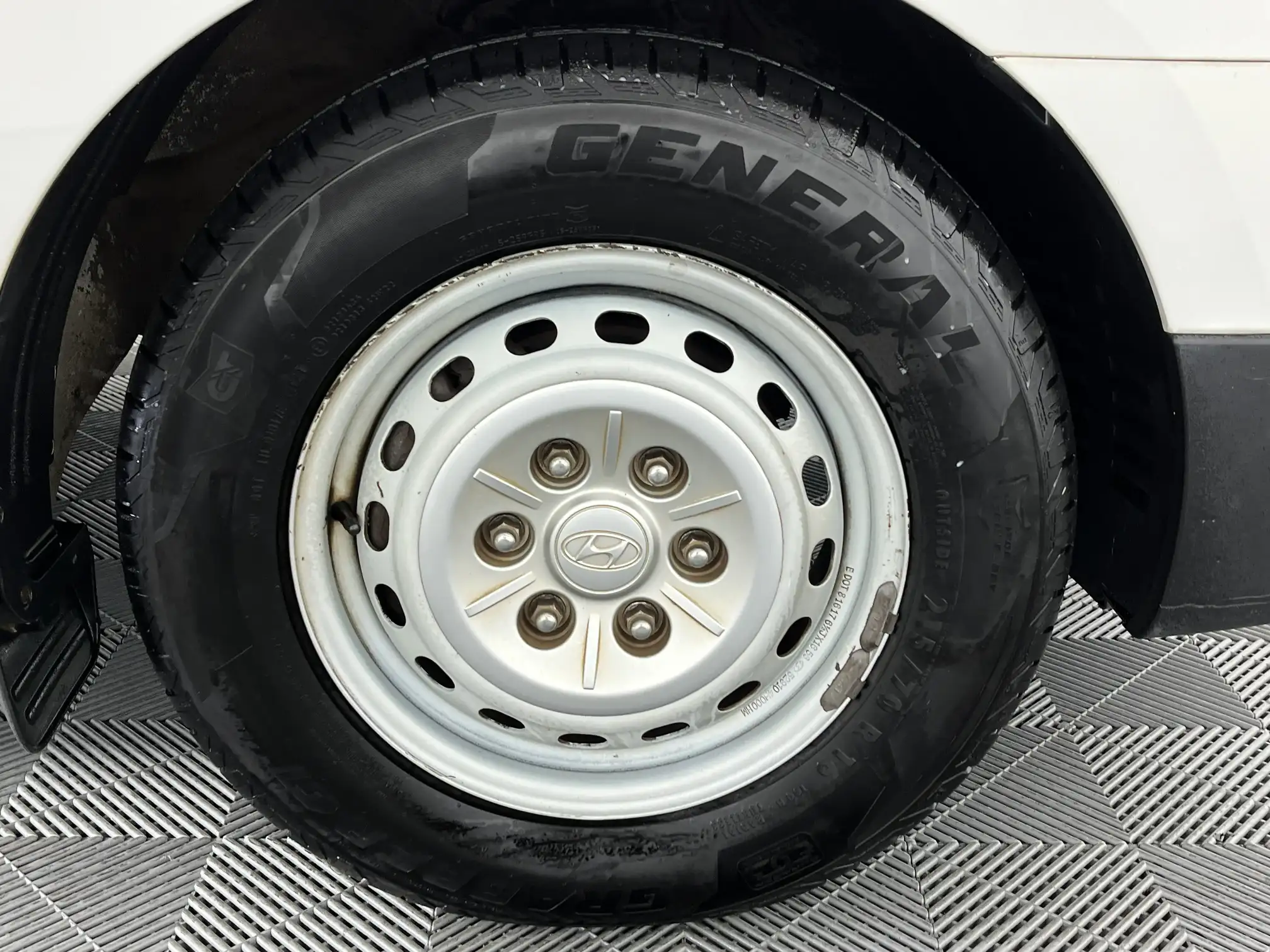 Hyundai H-1