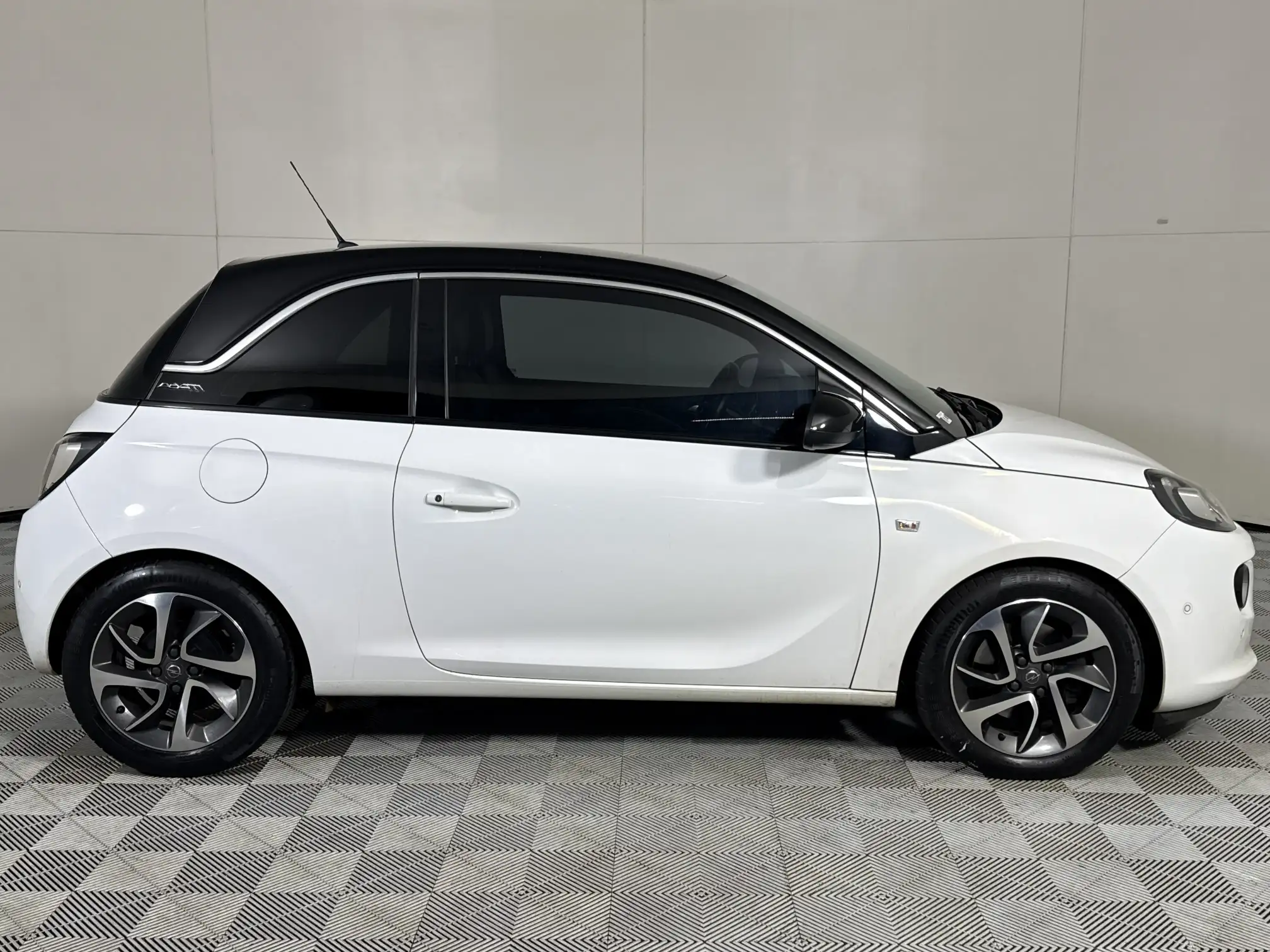 Opel Adam