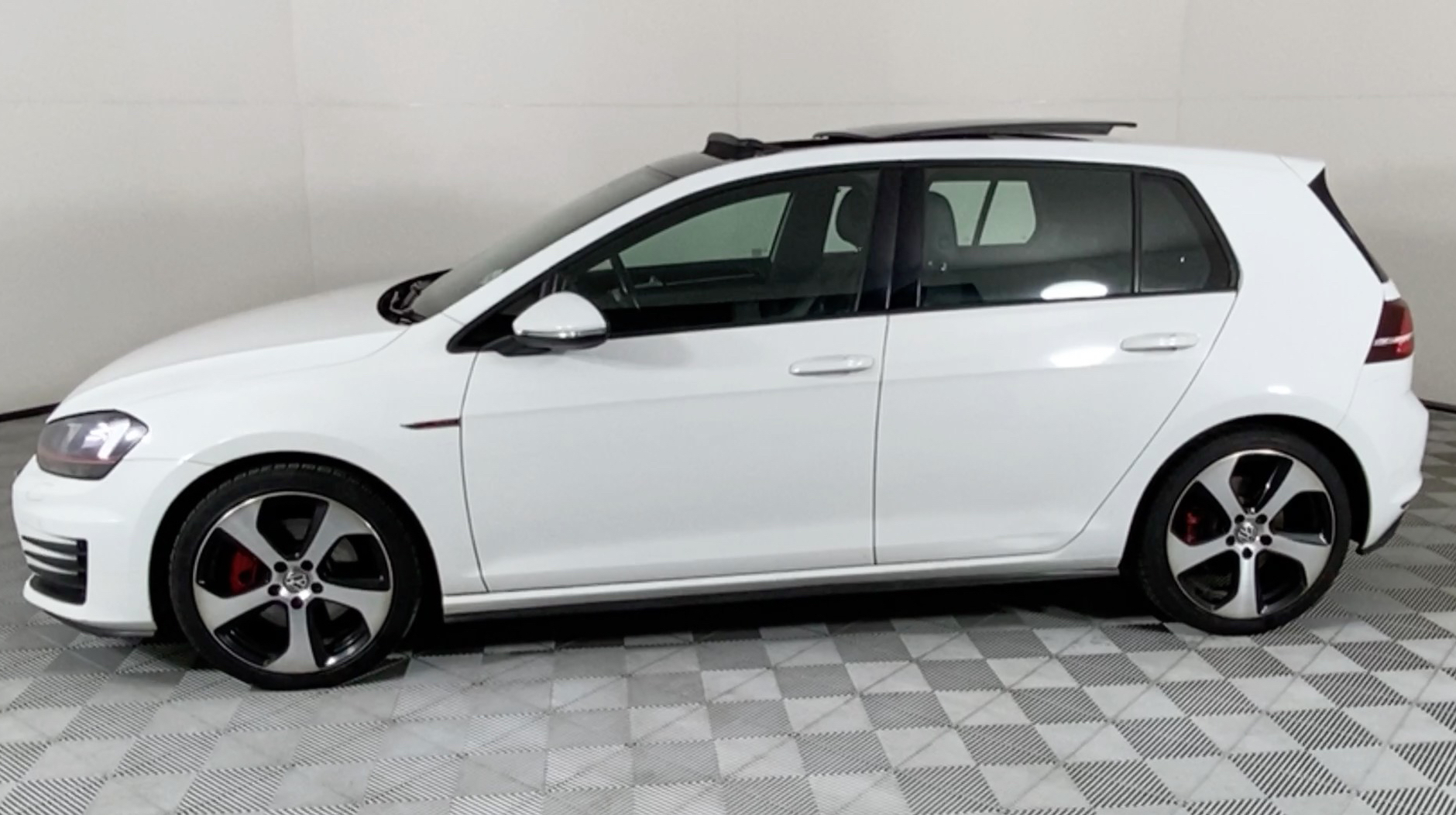 Used 2015 Volkswagen Golf 7 GTI 2.0 TSI DSG for sale | WeBuyCars