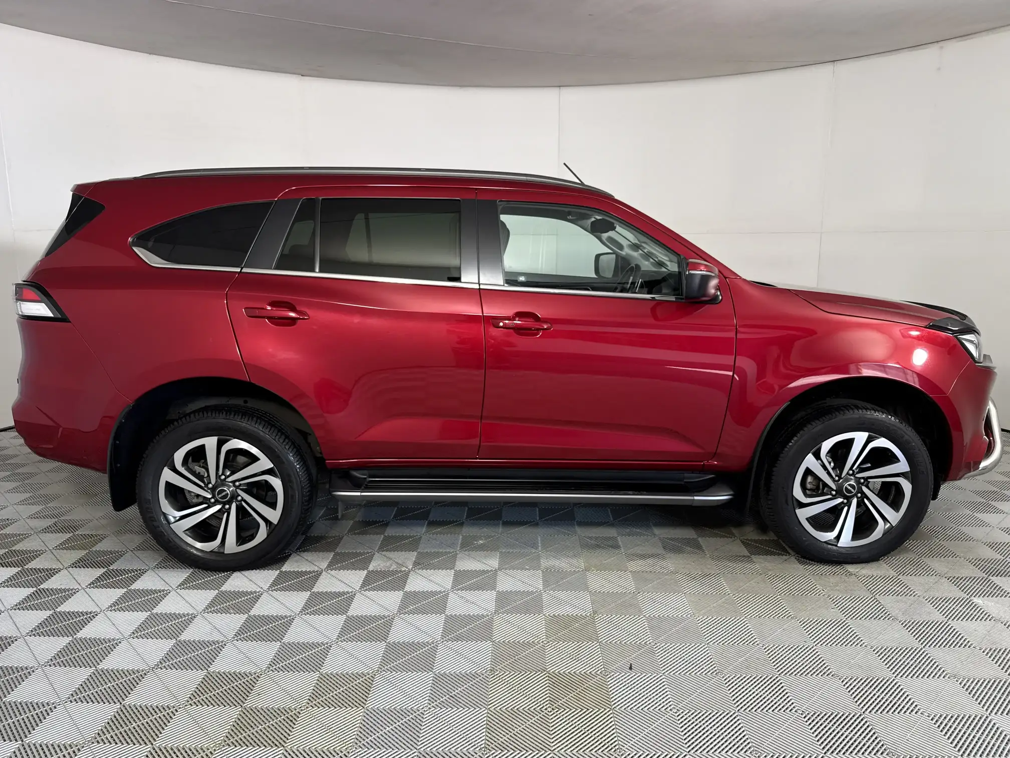 Isuzu MU-X