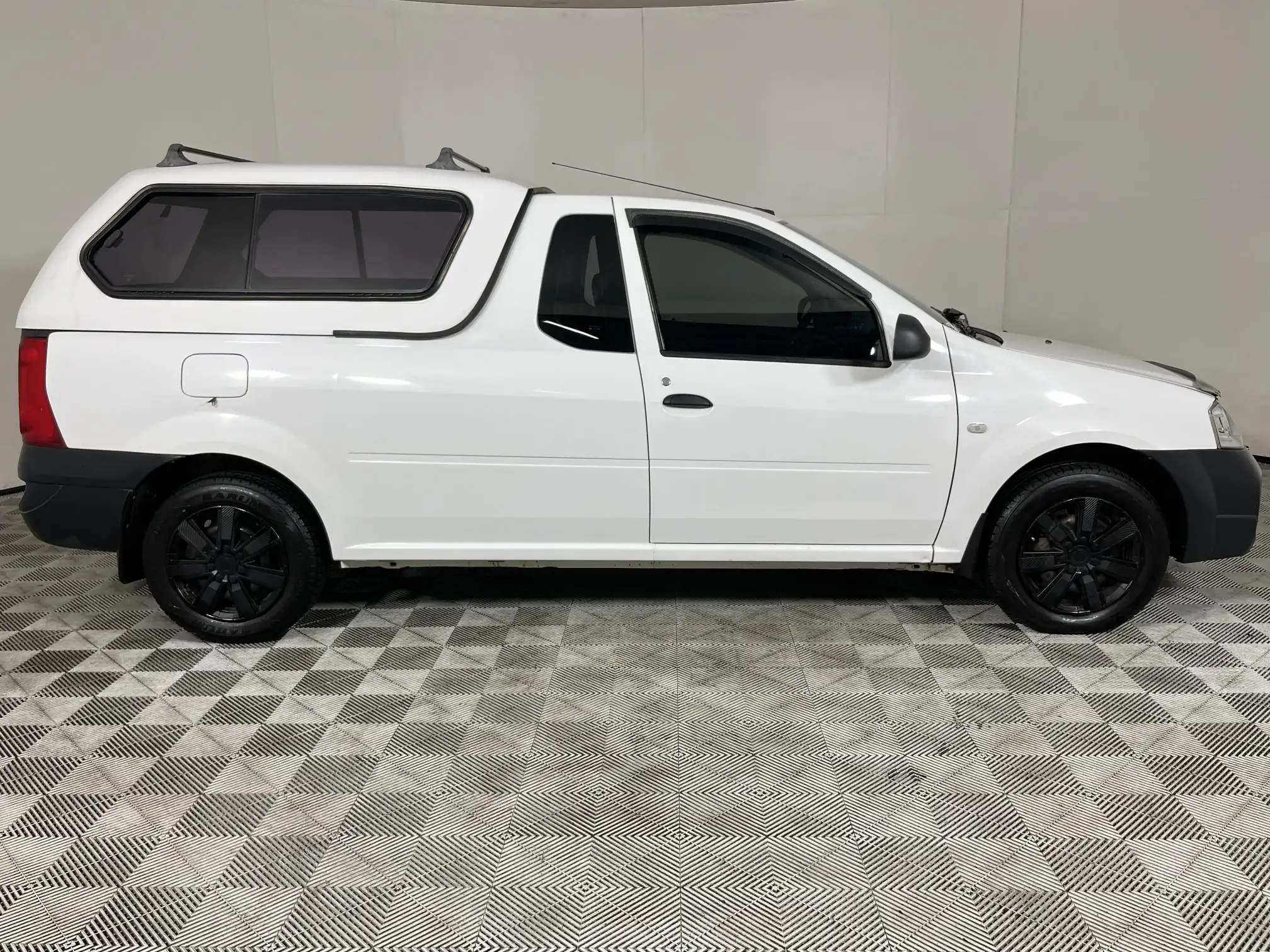Nissan NP200