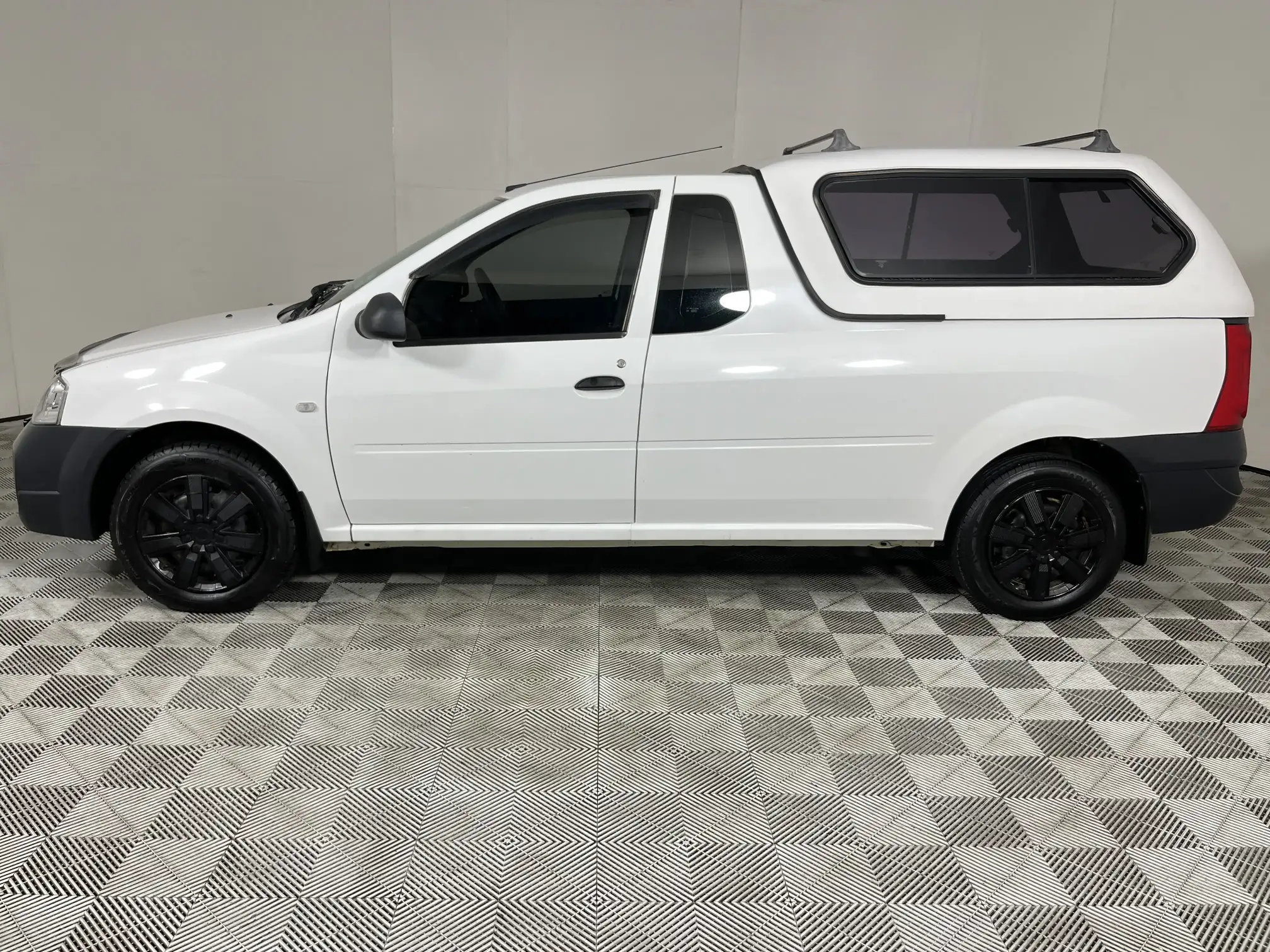 Nissan NP200