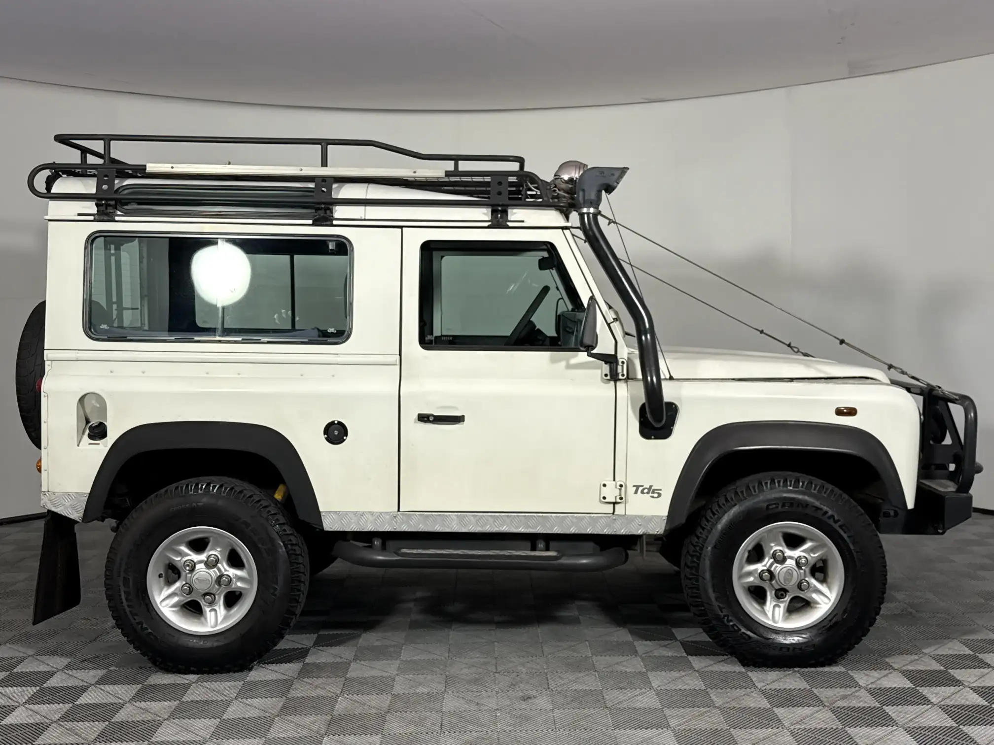 Land Rover Defender 90