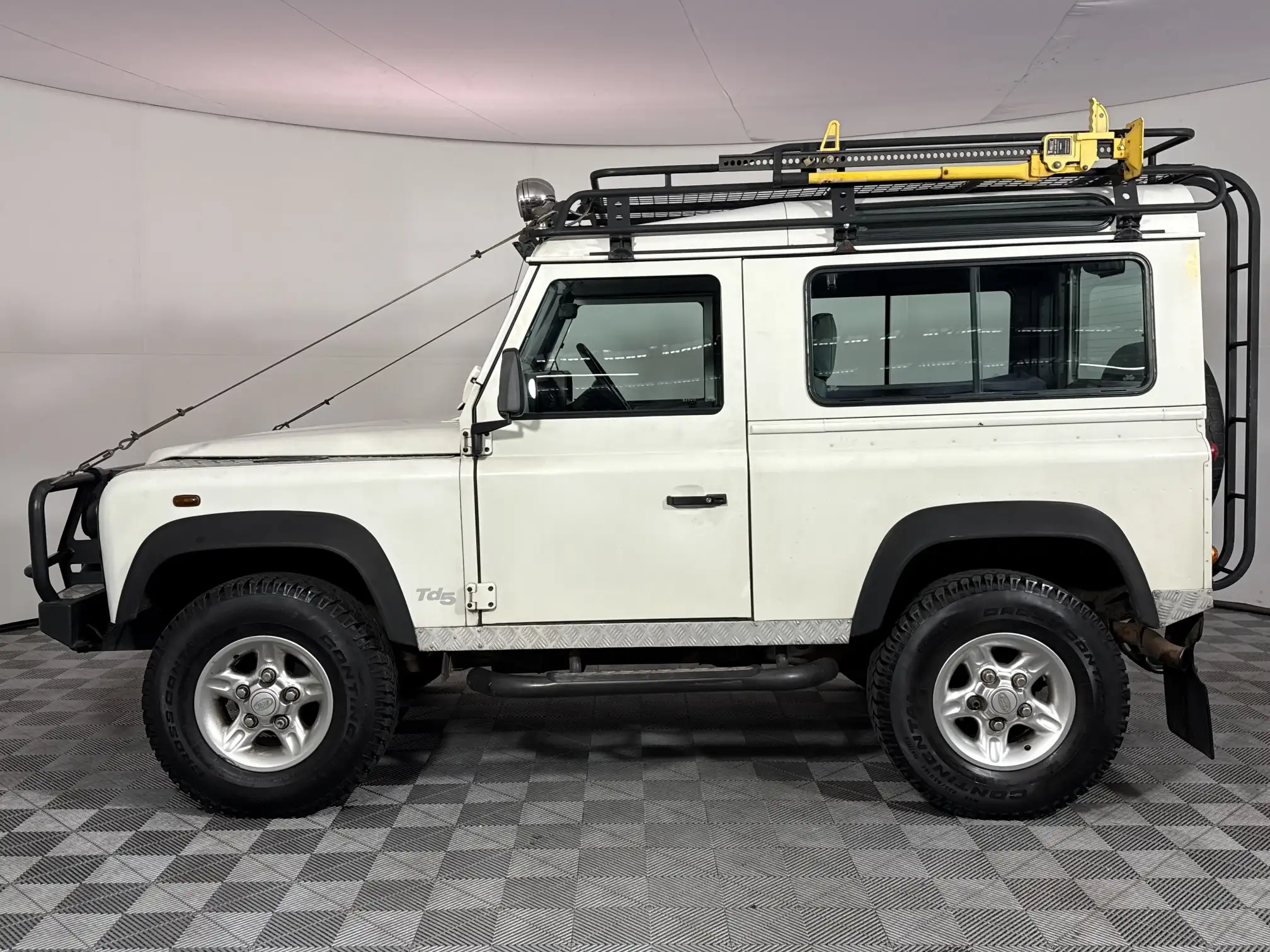 Land Rover Defender 90