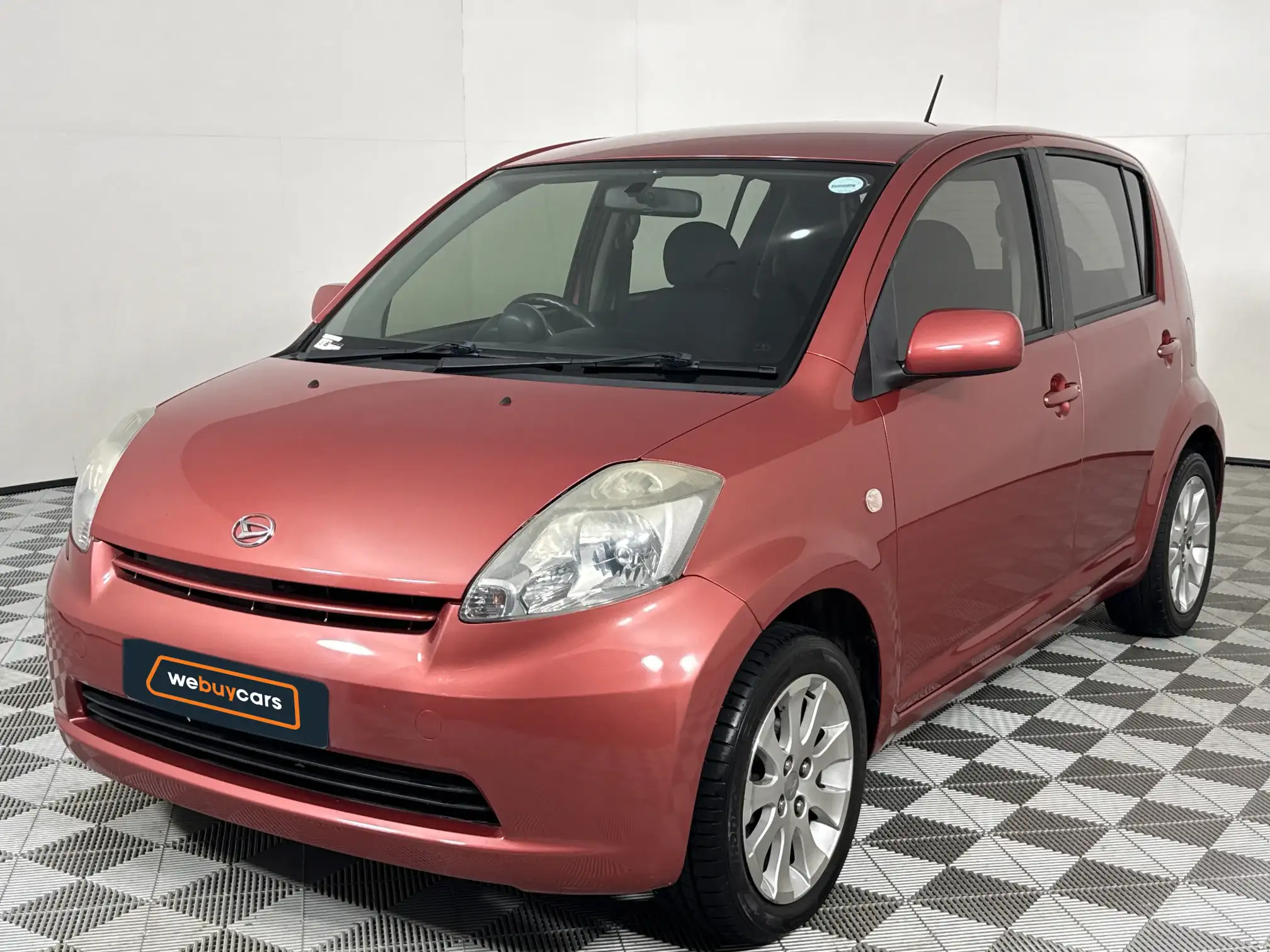 2005 Daihatsu Sirion