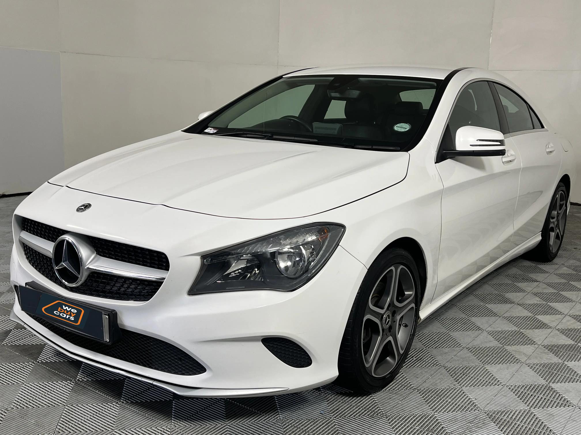 Mercedes Benz CLA 200 Auto ()