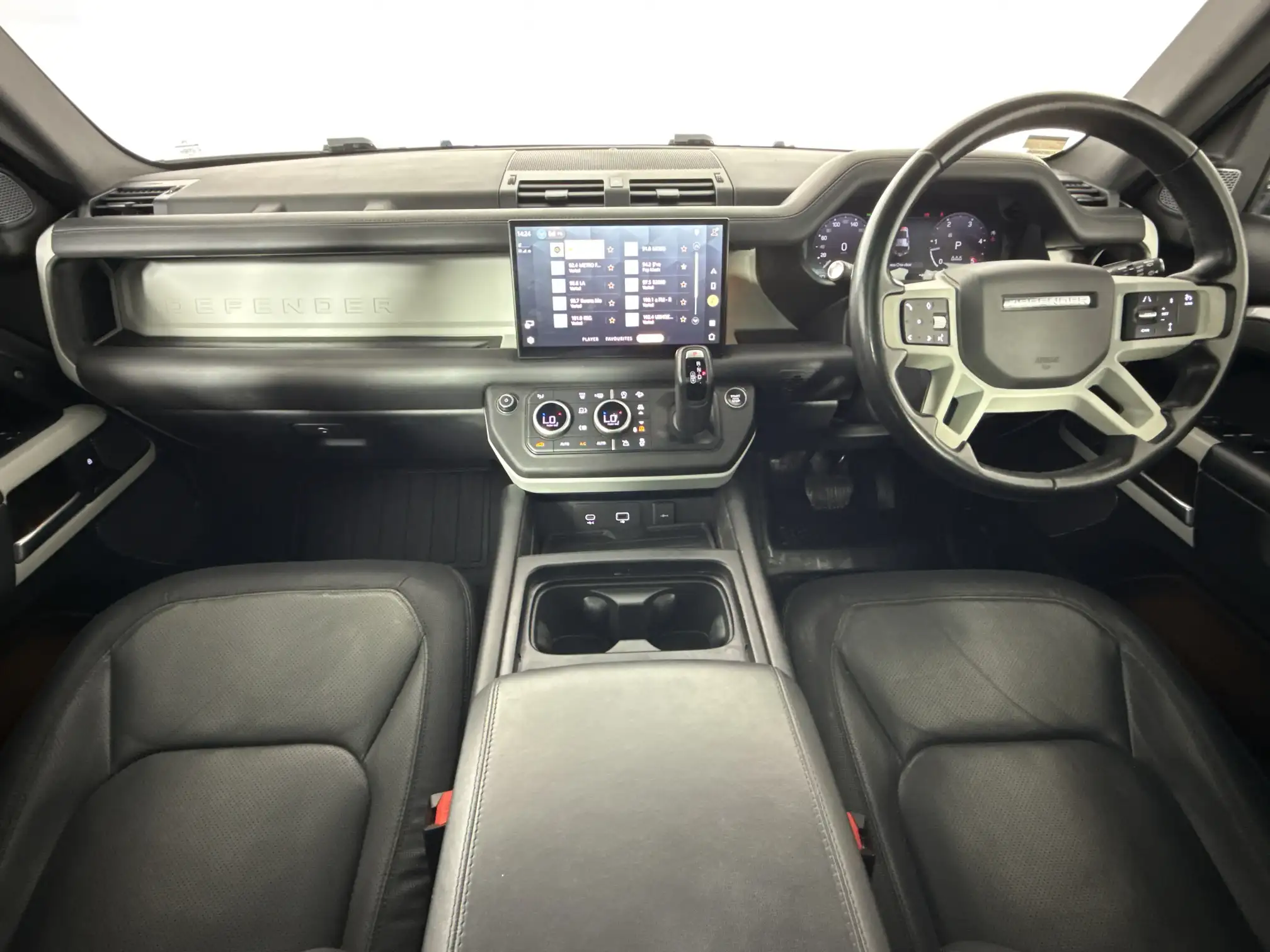 Land Rover Defender 110