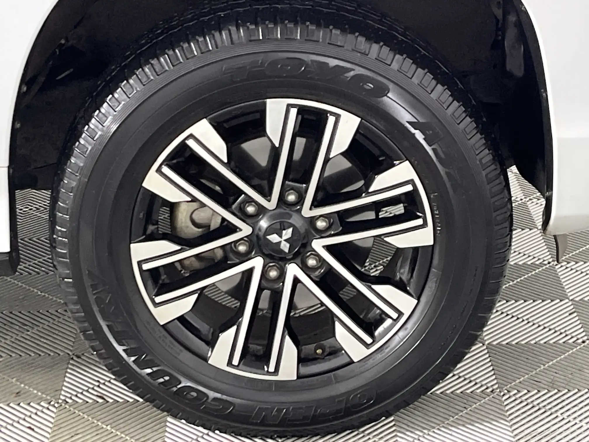 Mitsubishi Pajero Sport