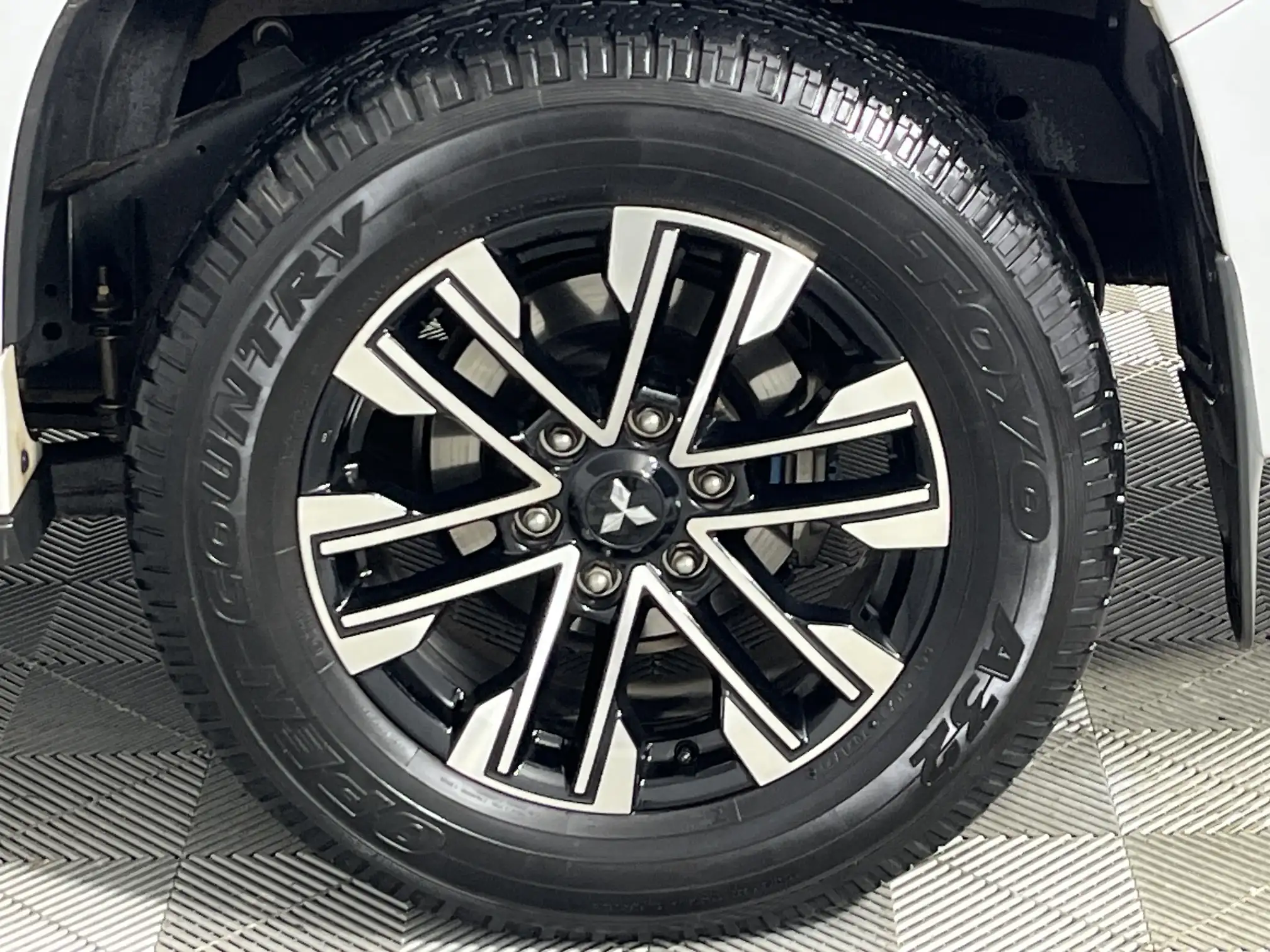 Mitsubishi Pajero Sport