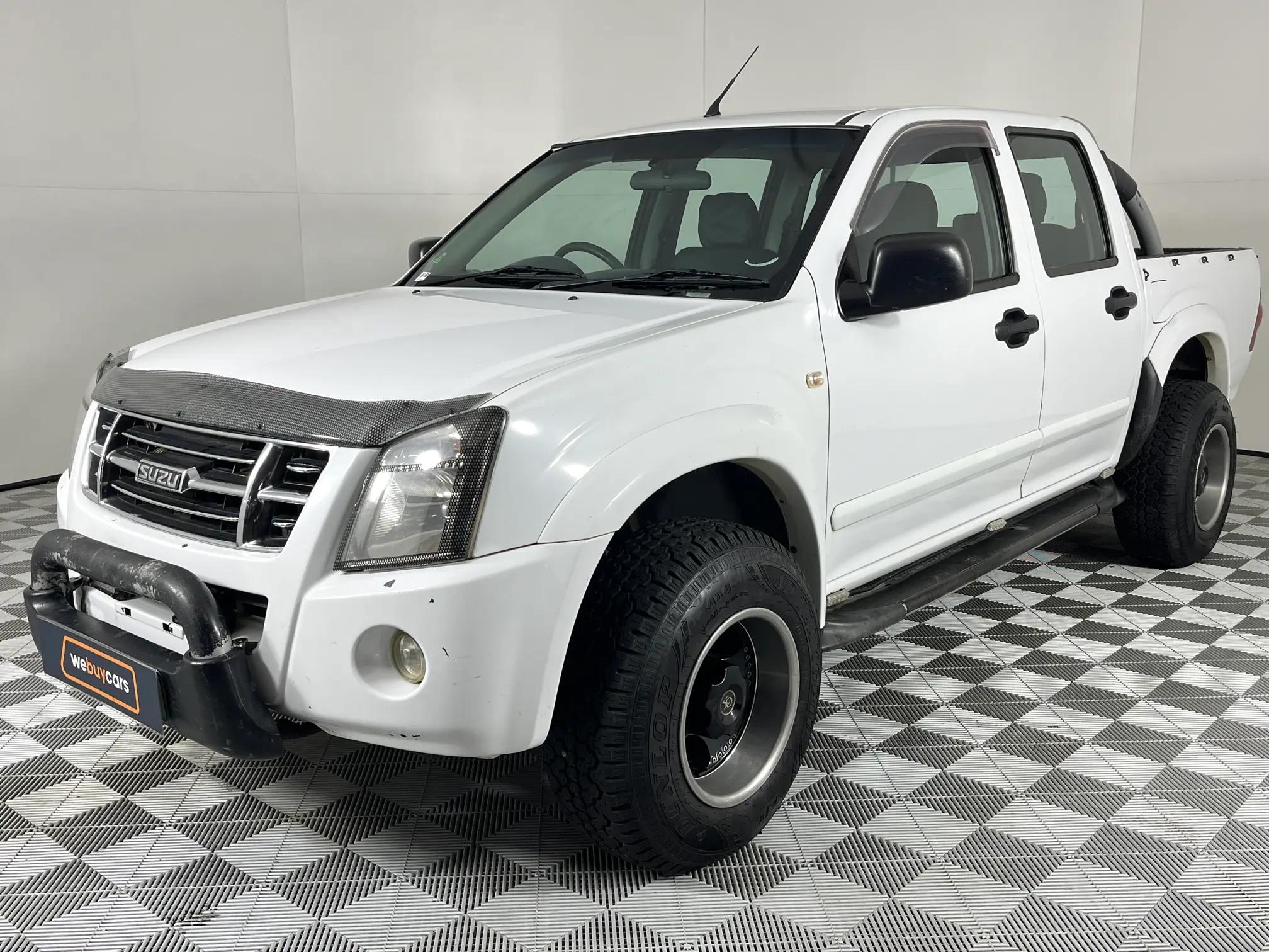 Isuzu KB 250 D-TEQ LE Double Cab for sale - R 125 900 | Carfind.co.za