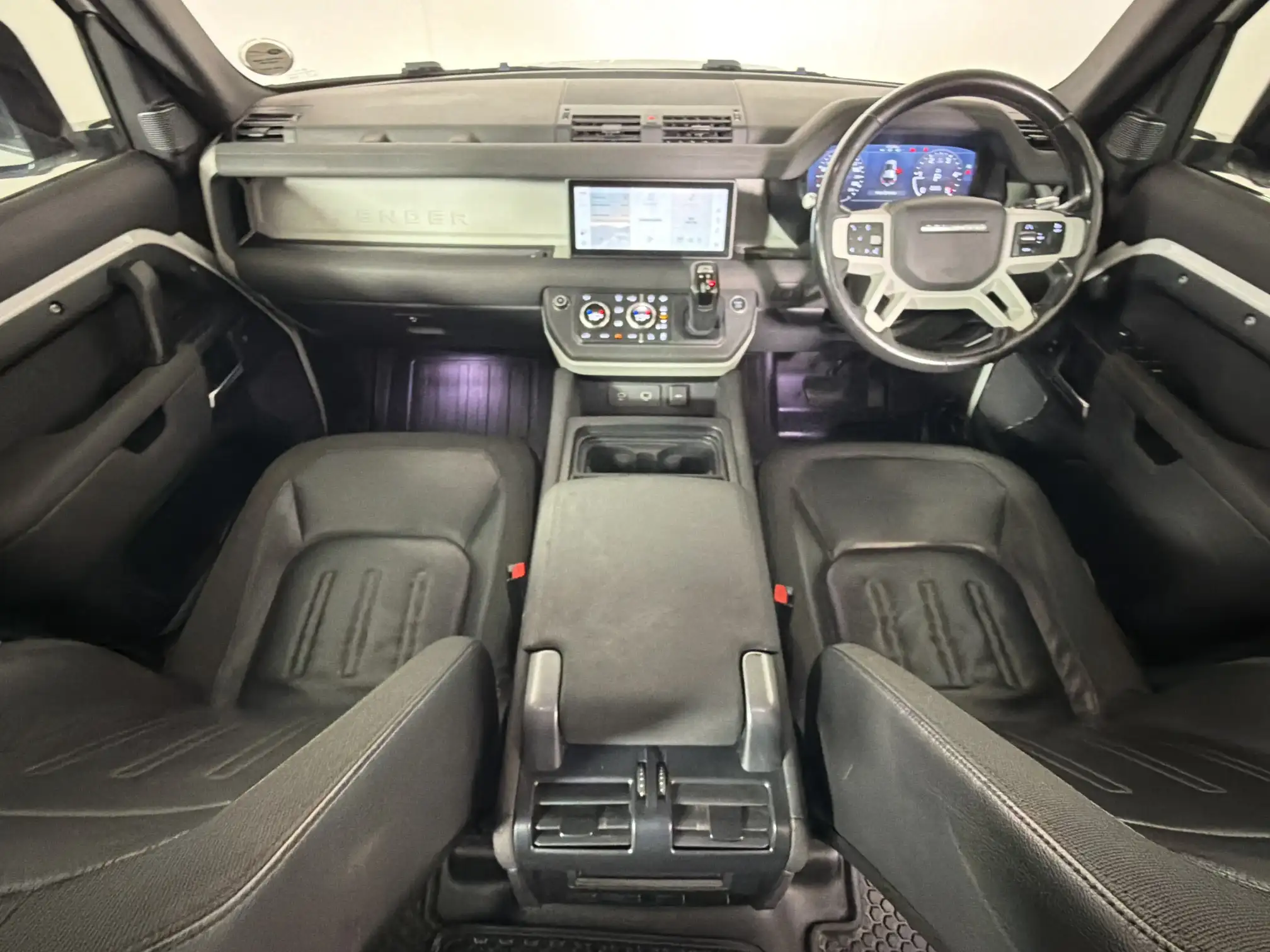 Land Rover Defender 110