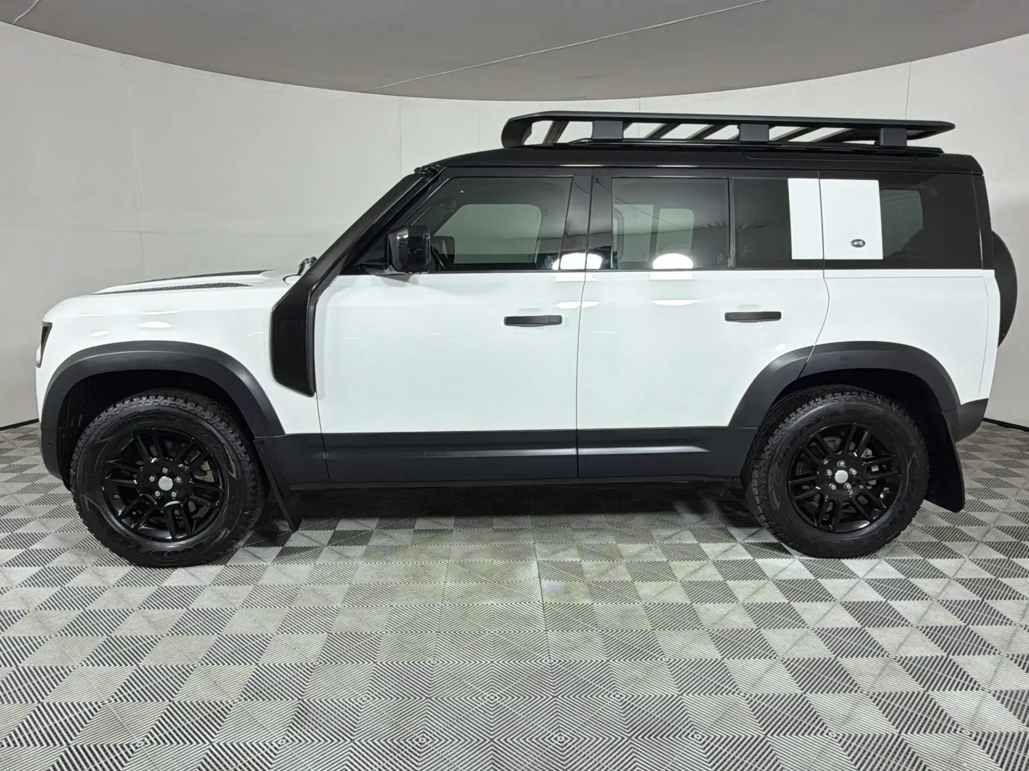 Land Rover Defender 110