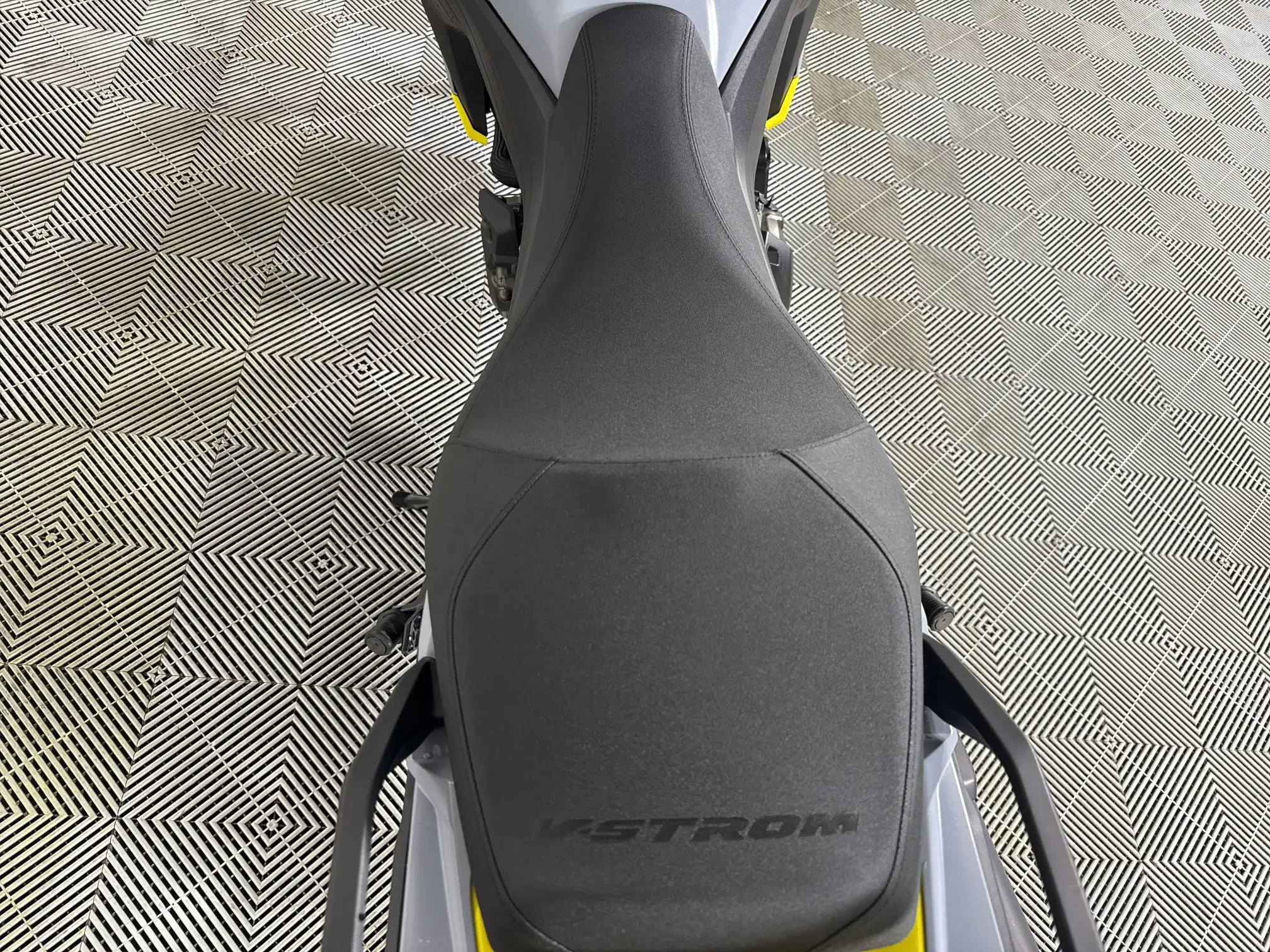 Suzuki 800