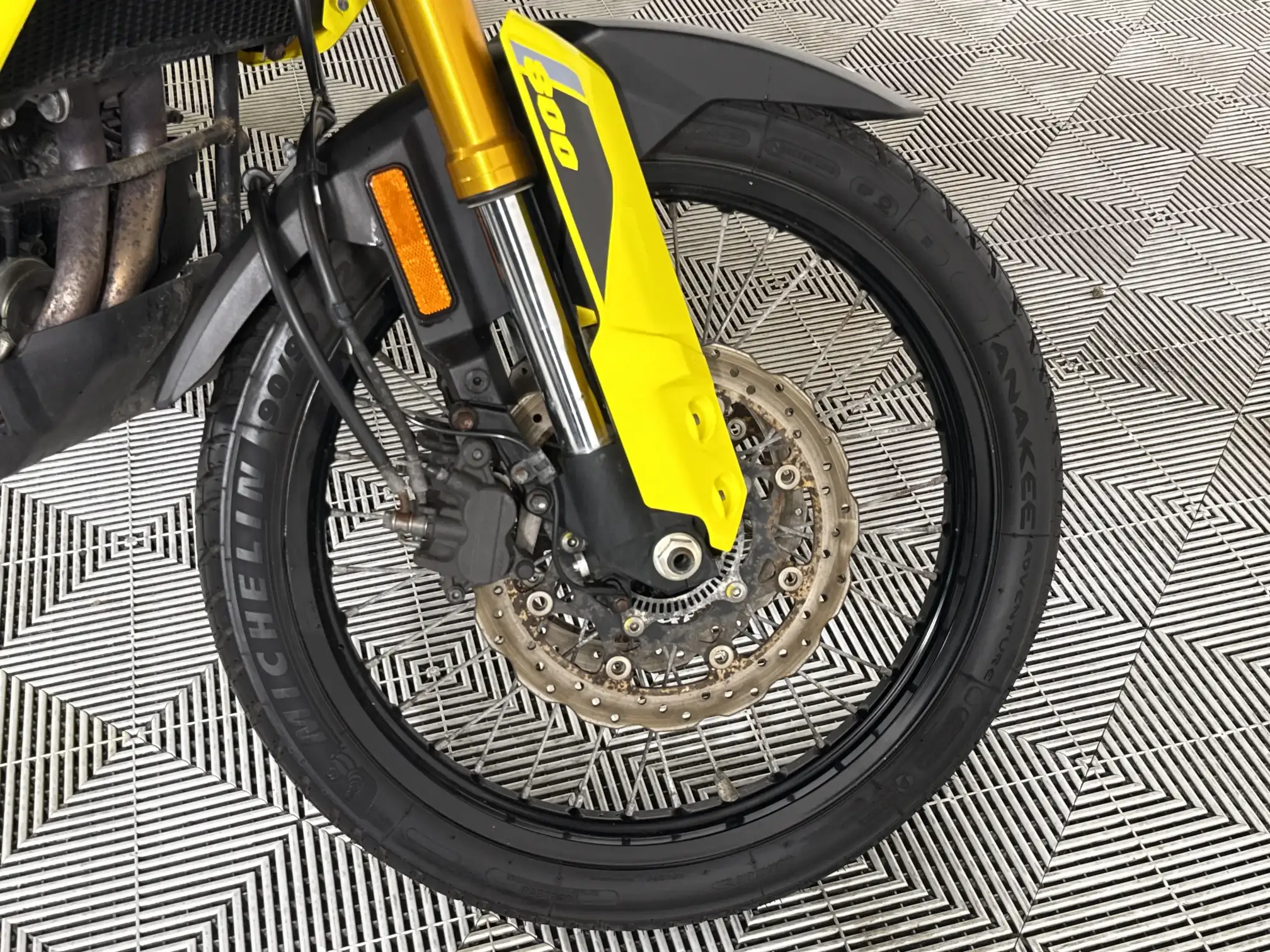 Suzuki 800