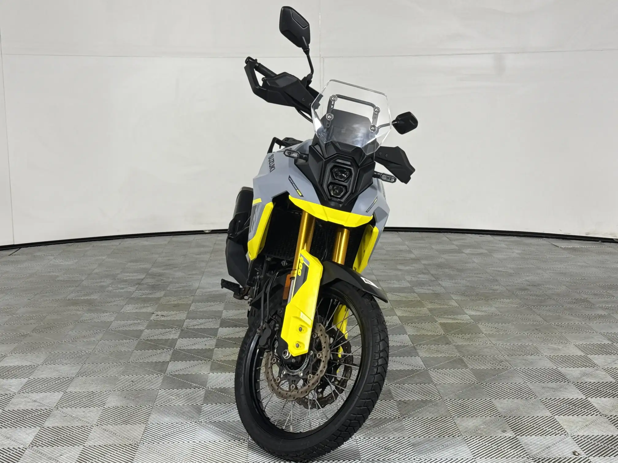 Suzuki 800