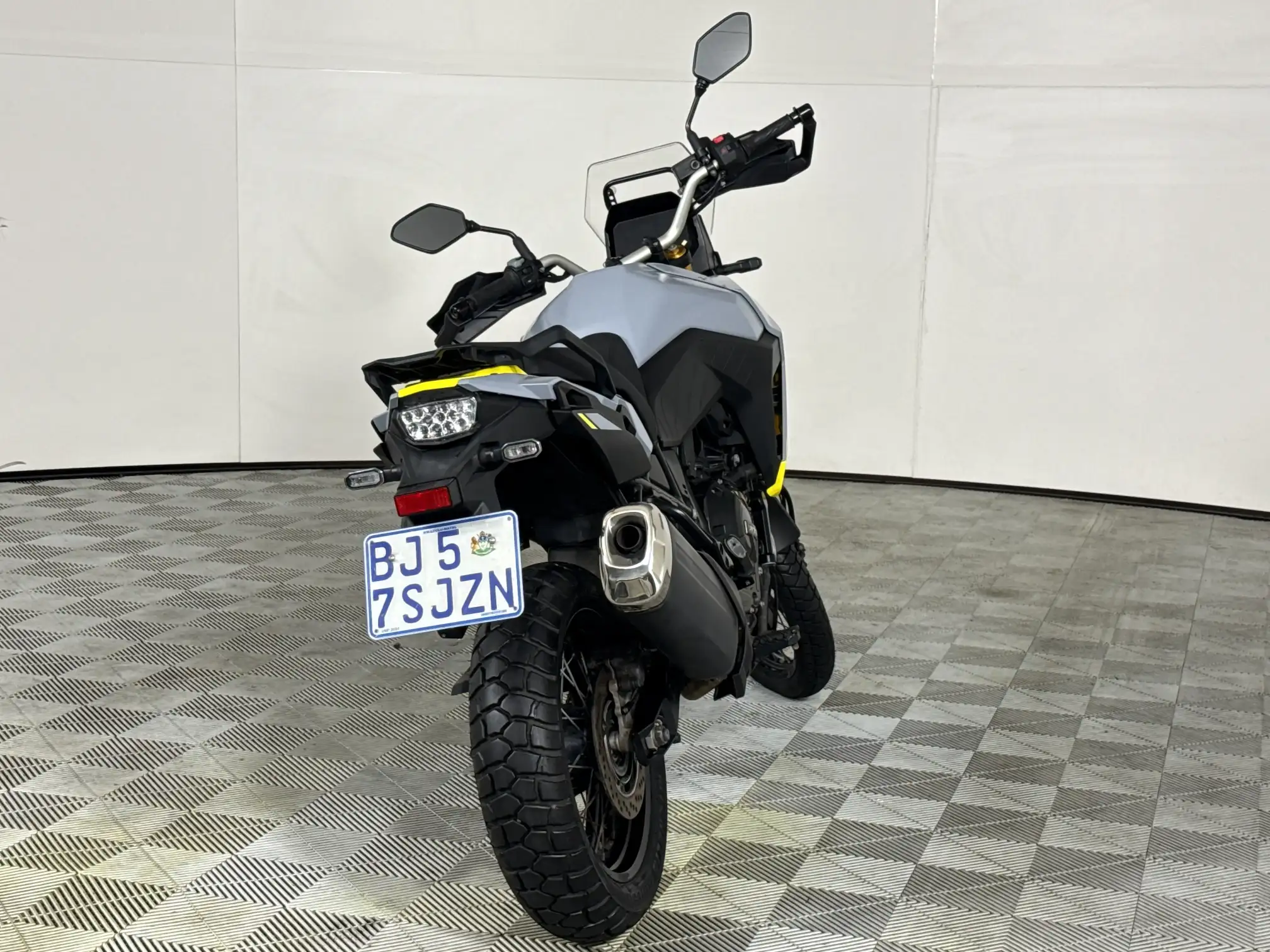 Suzuki 800