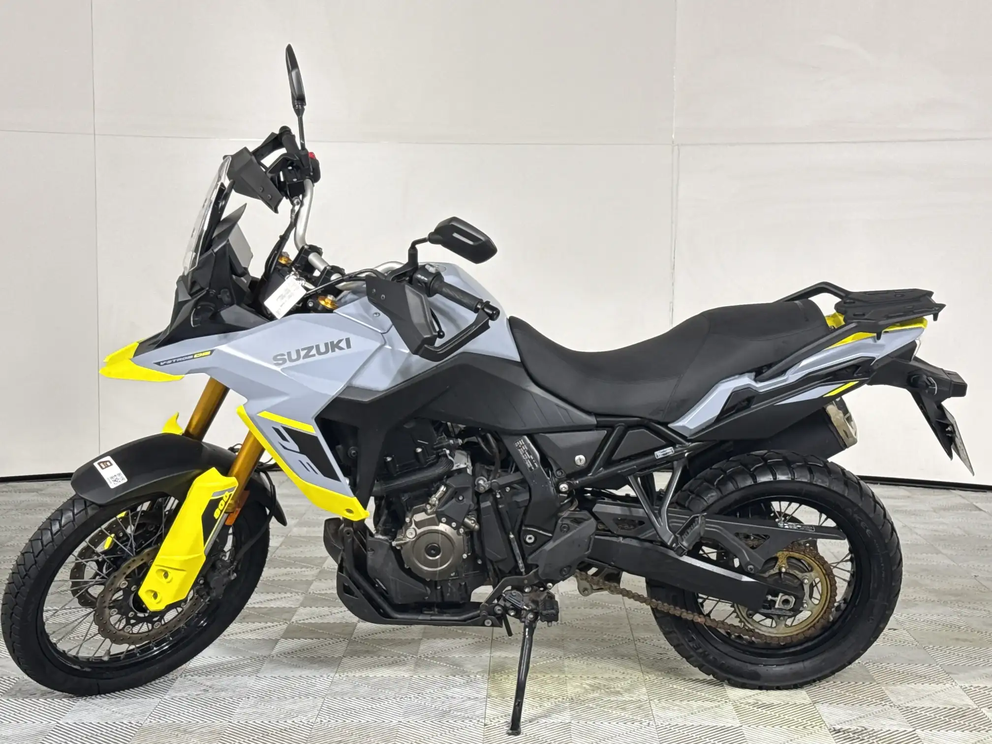 Suzuki 800