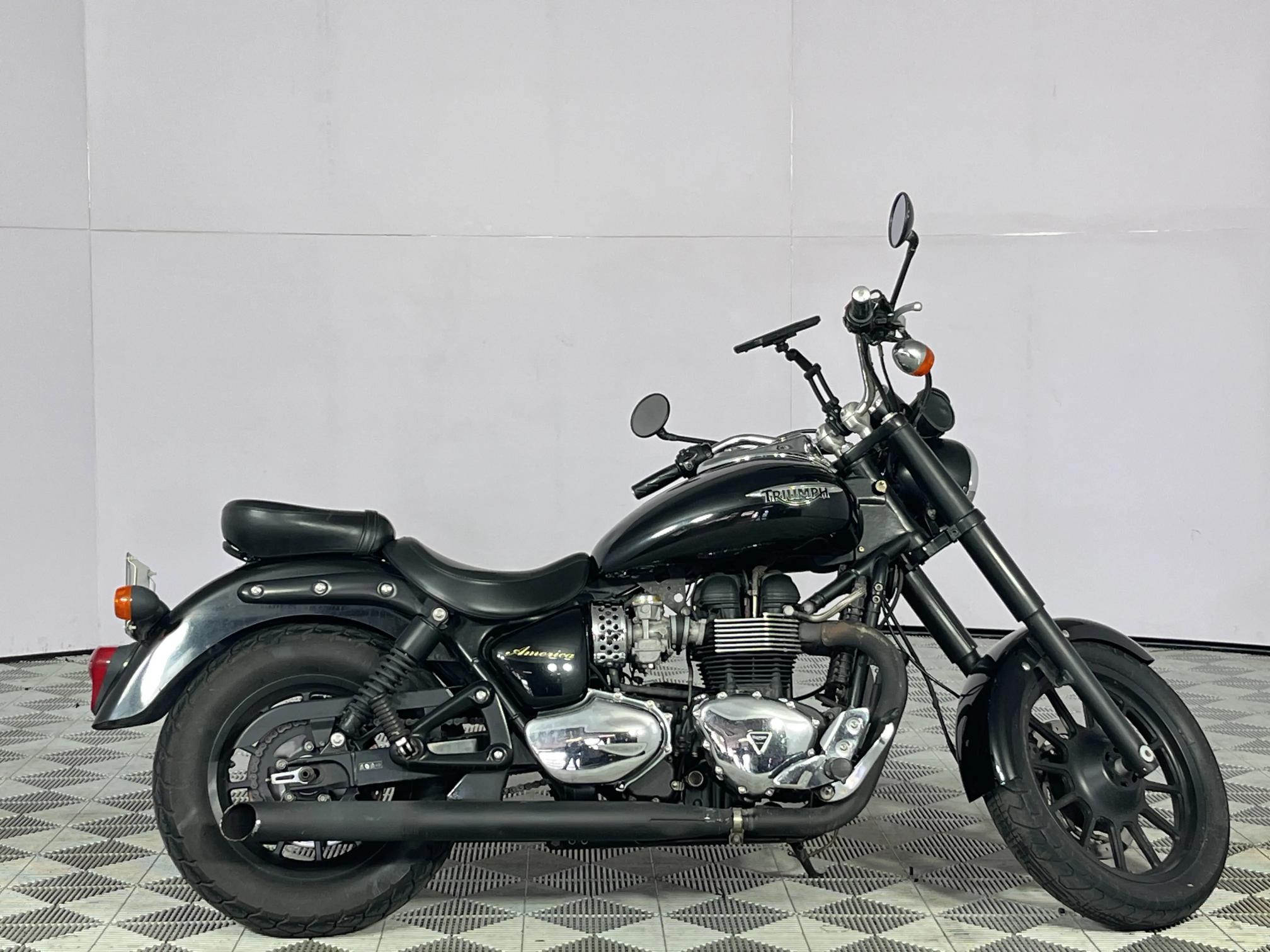 Triumph Bonneville America 865 Efi