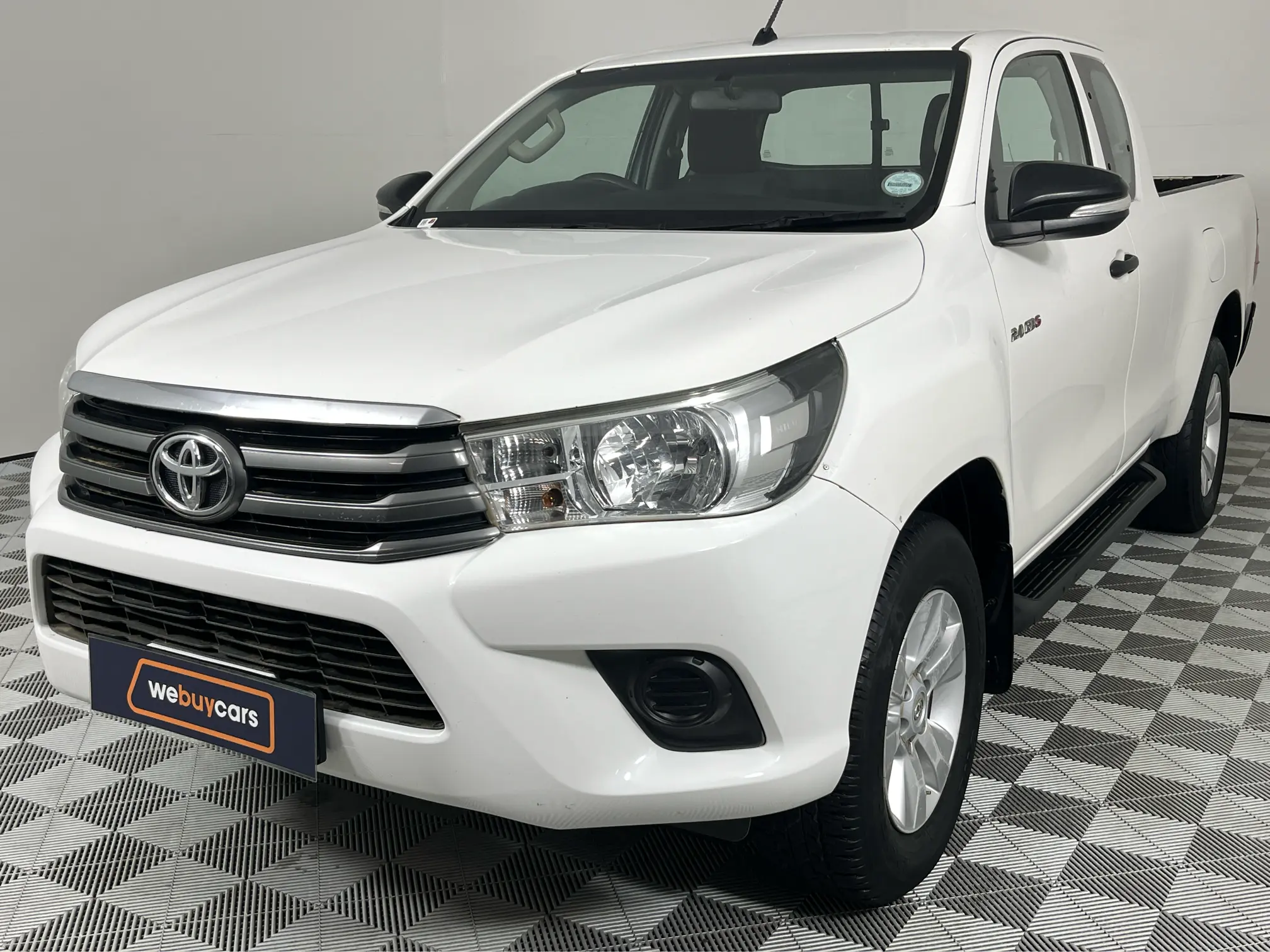 2017 Toyota Hilux 2.4 Gd-6 RB SRX Pick Up E/cab