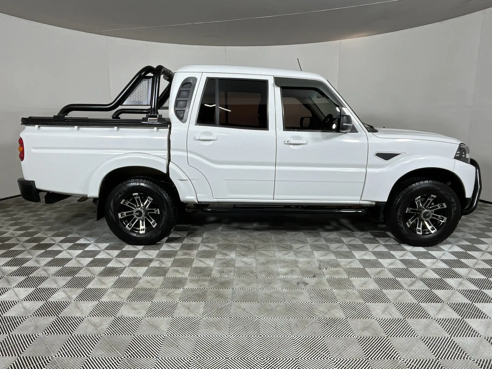 Mahindra PIK UP