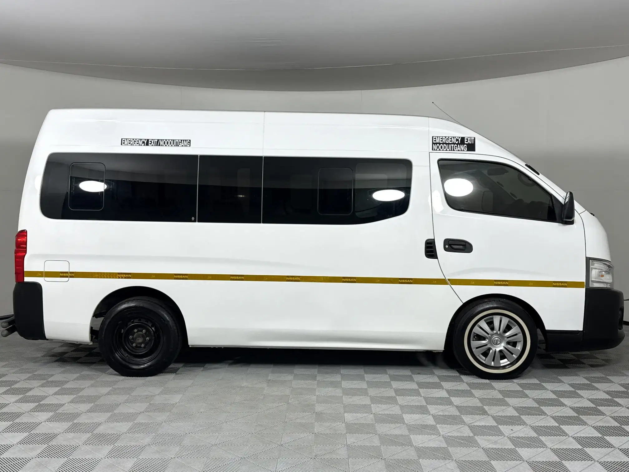 Nissan Nv350