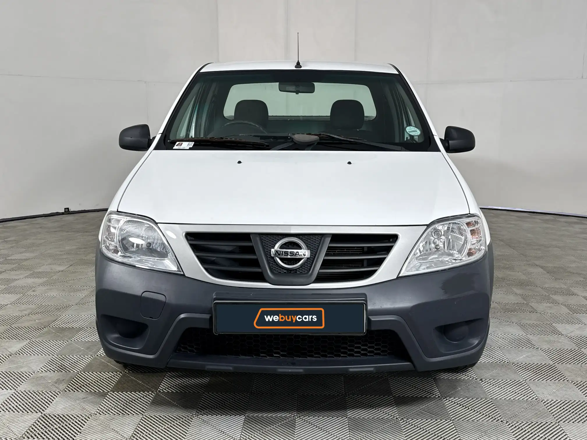 Nissan NP200