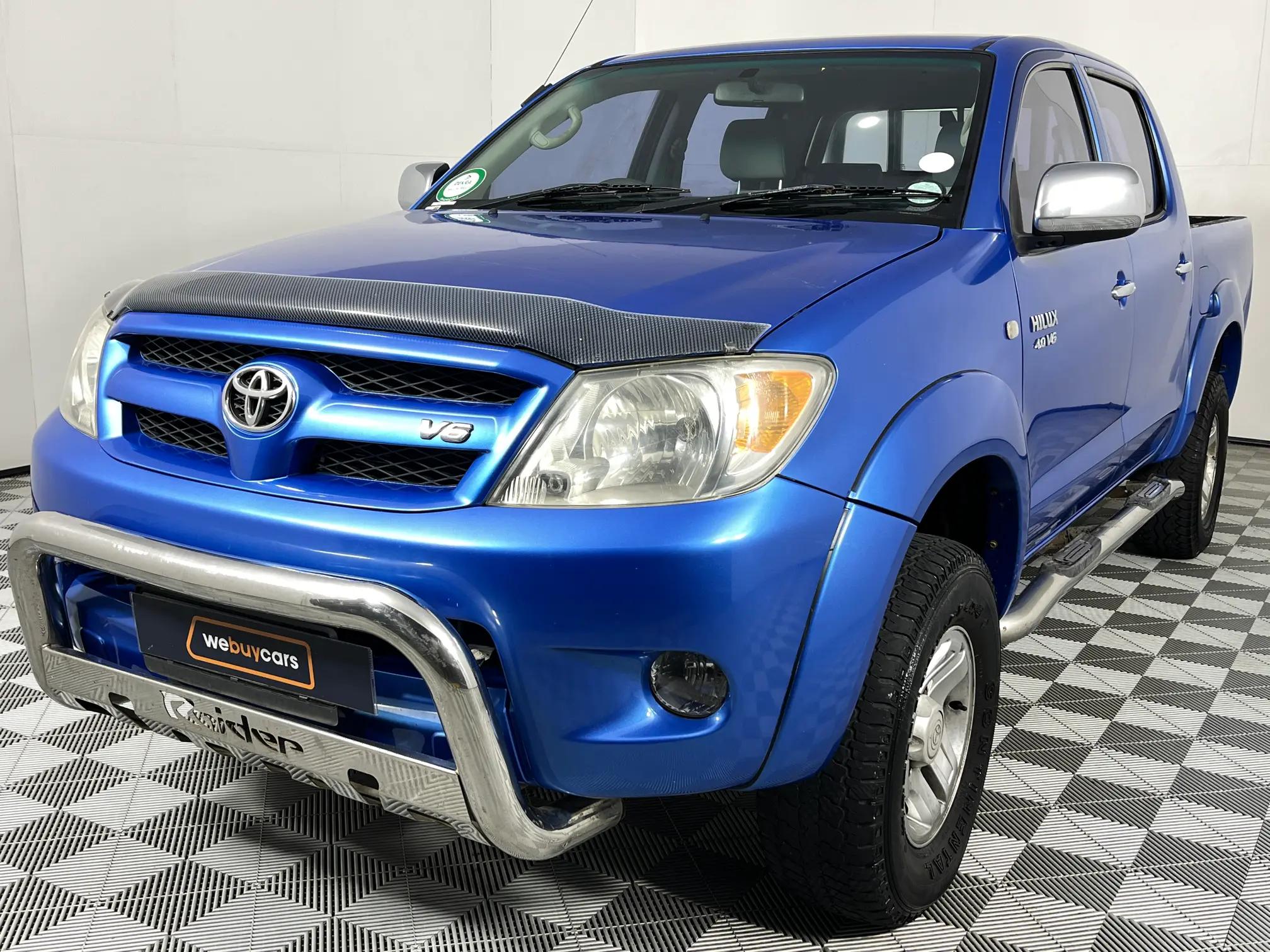 toyota-hilux-4-0-v6-vvti-raider-double-cab-4x4-auto-for-sale-r-140