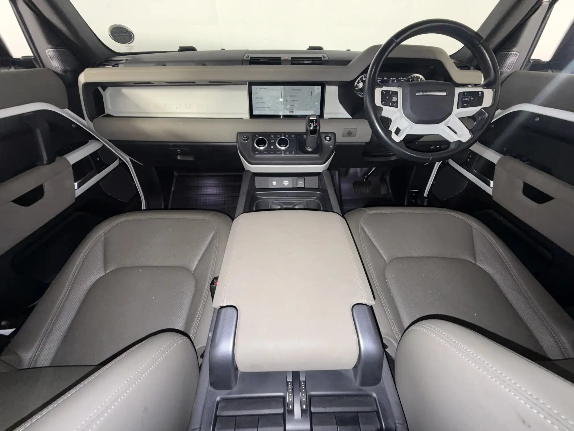 Land Rover Defender 110