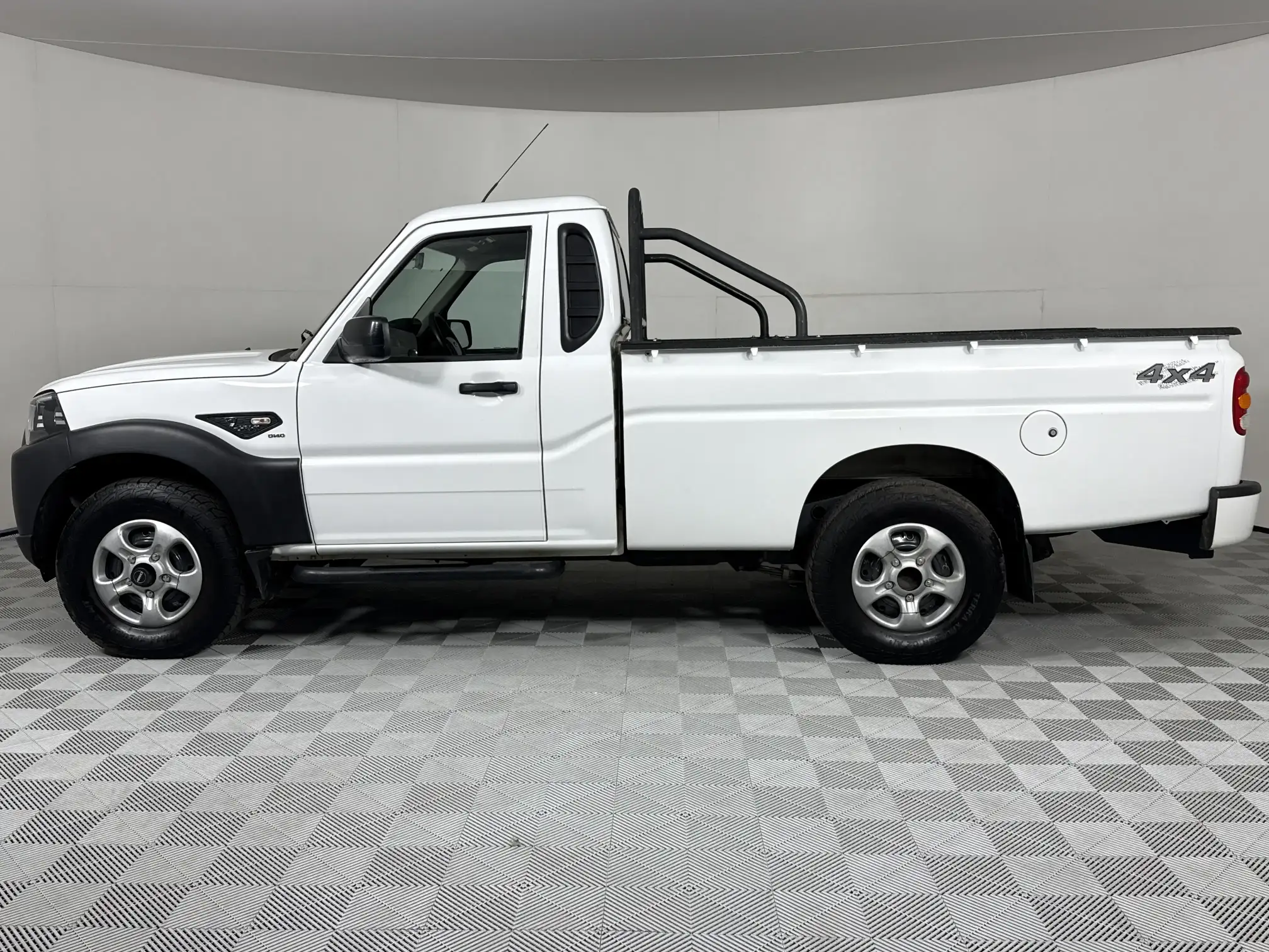 Mahindra PIK UP