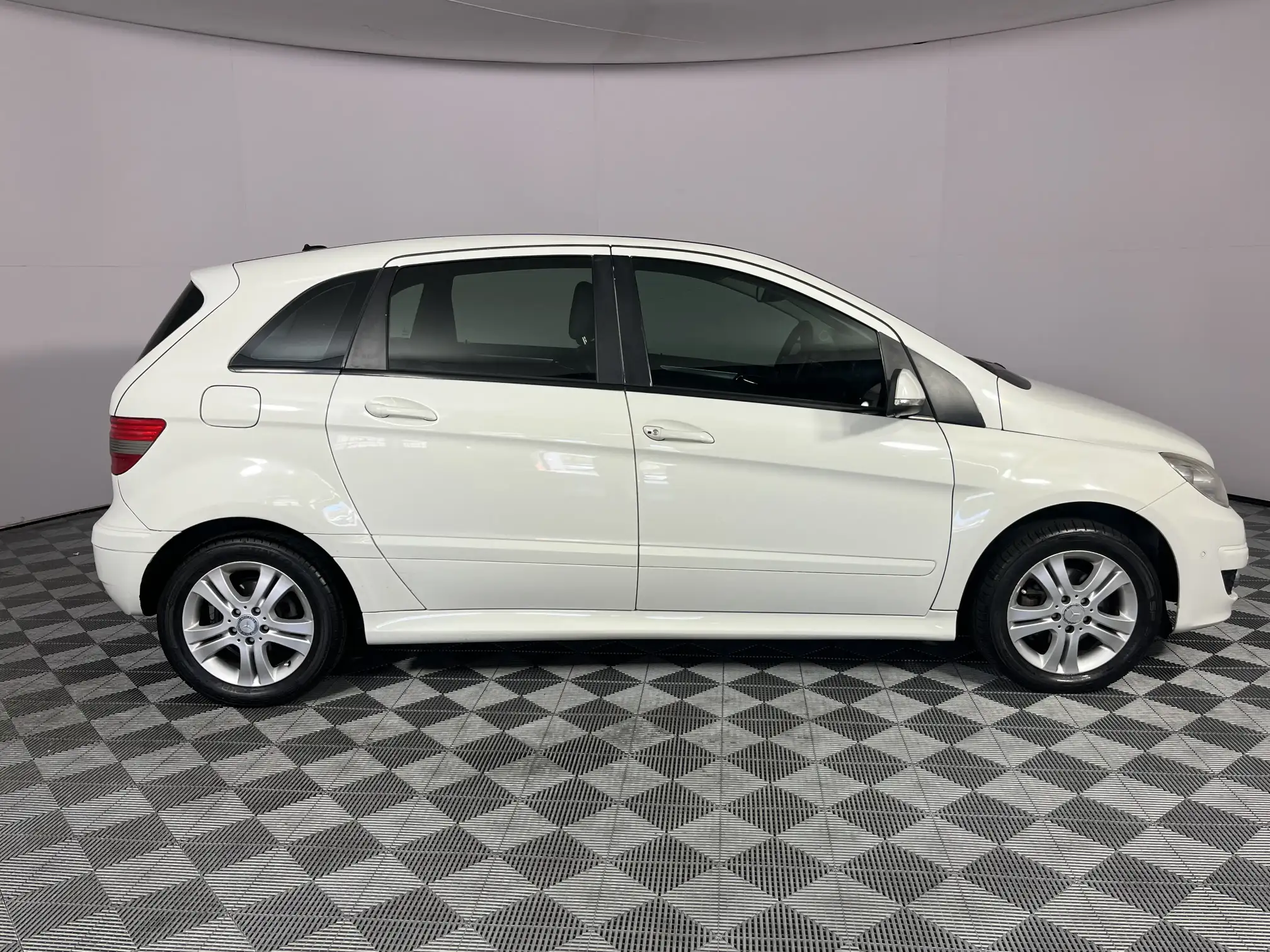 We Buy Cars | 2011 Mercedes-Benz B Class