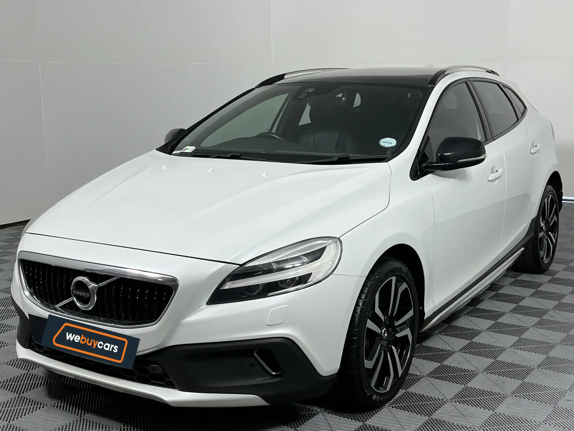 2019 Volvo V40
