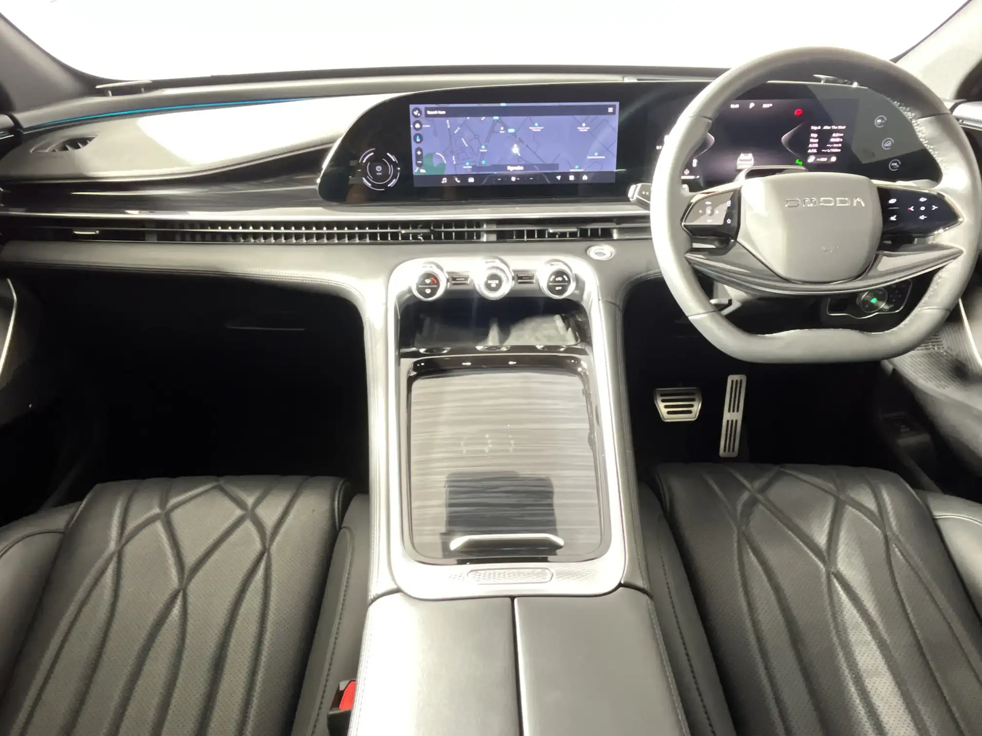 Omoda C9