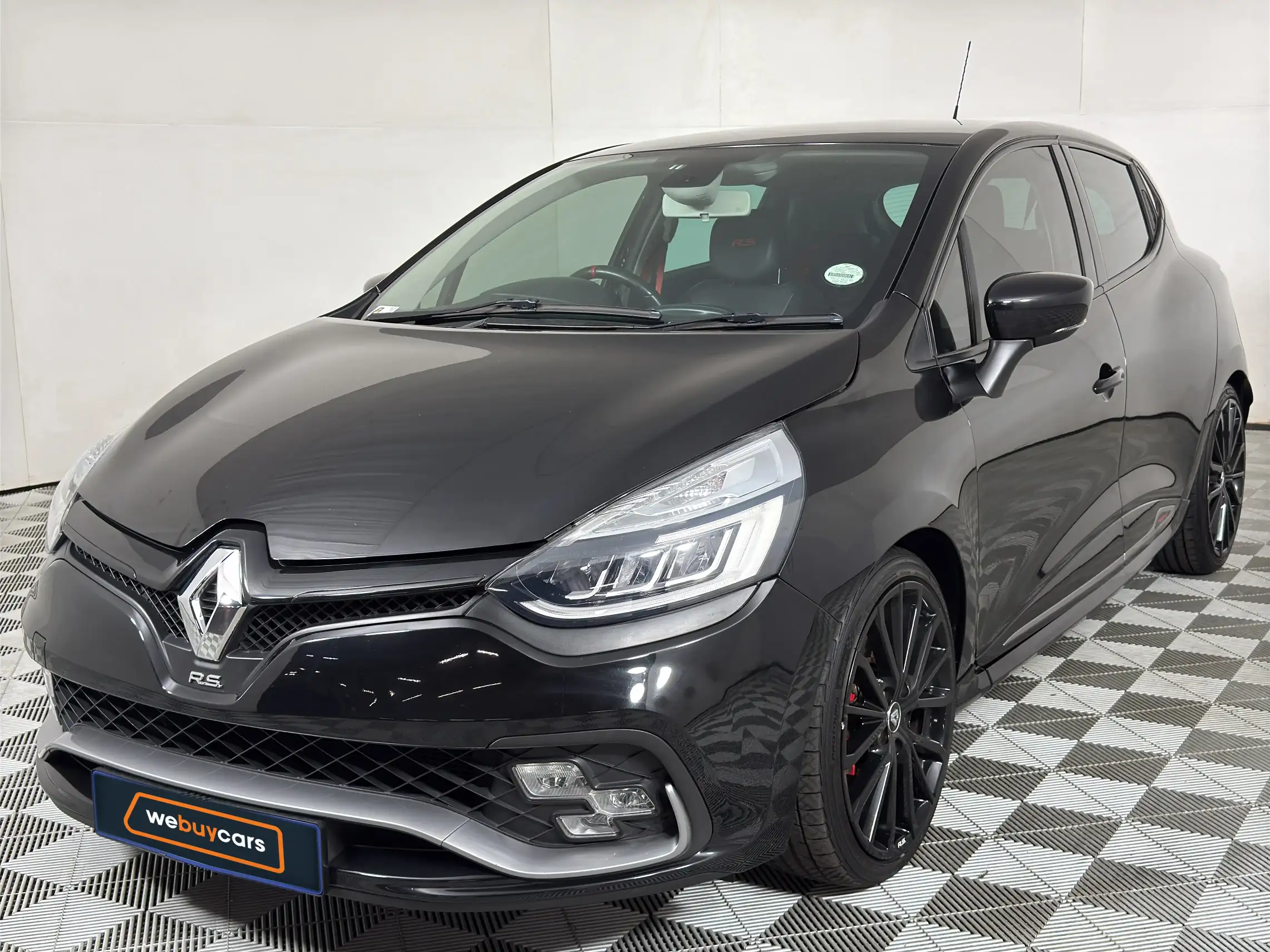 We Buy Cars | 2017 Renault Clio IV — Stock Number AB2114519