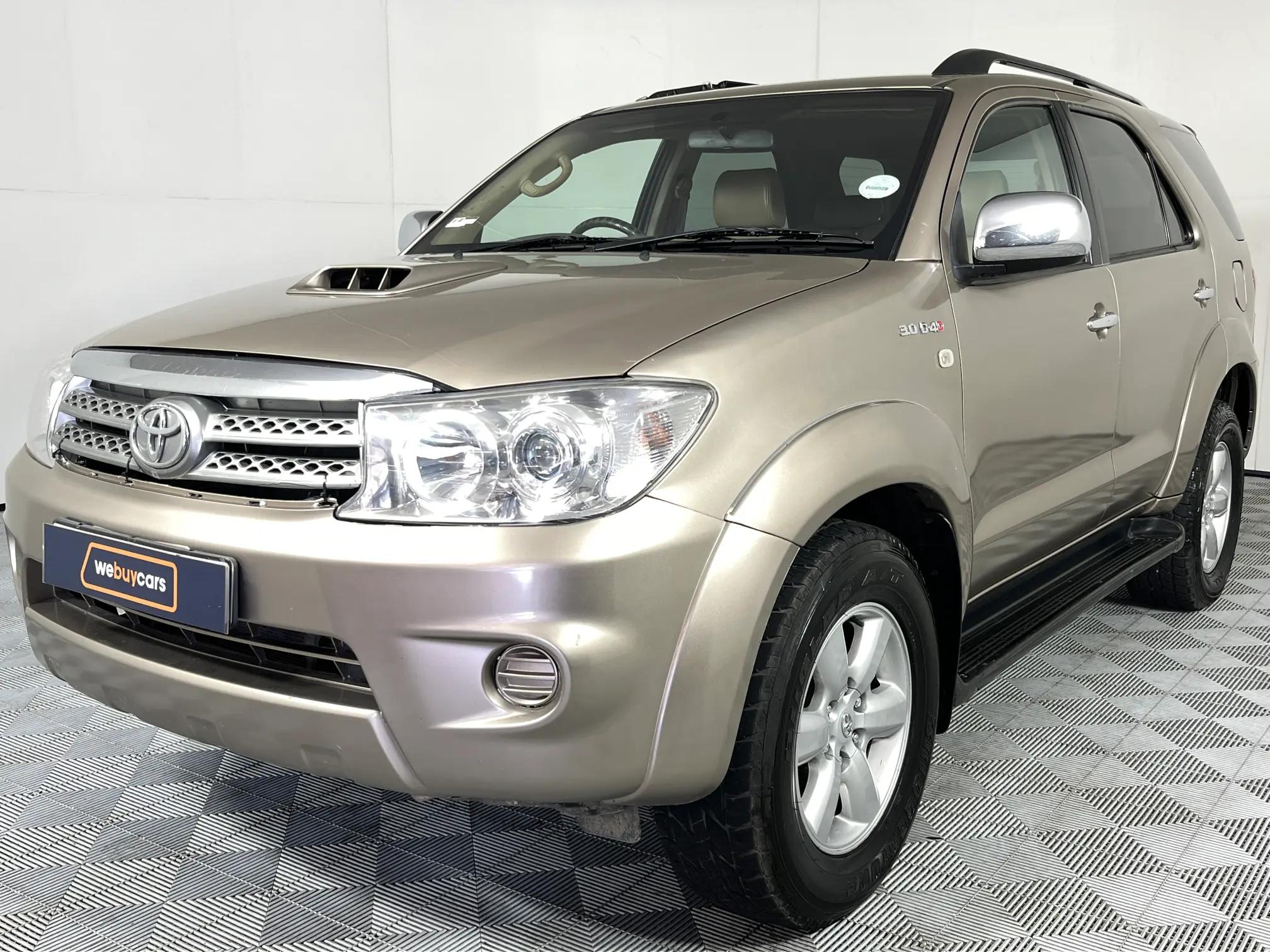 Toyota Fortuner II 3.0 D-4D Raised Body Auto for sale - R 161 900 ...