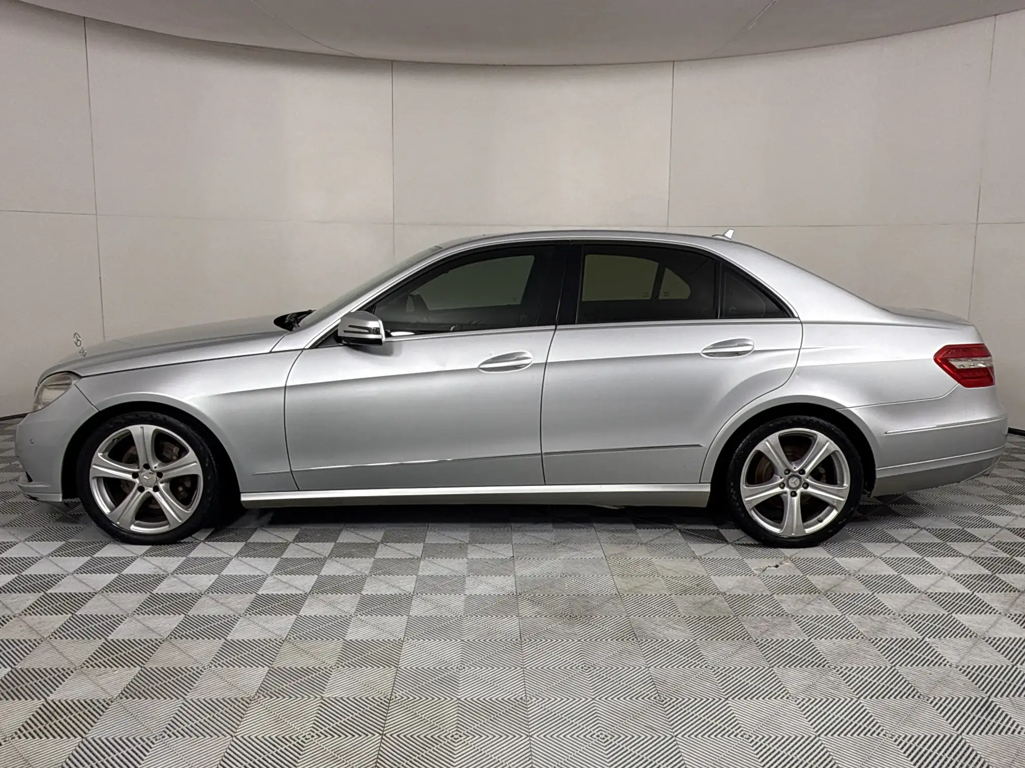 Mercedes-Benz E Class Sedan