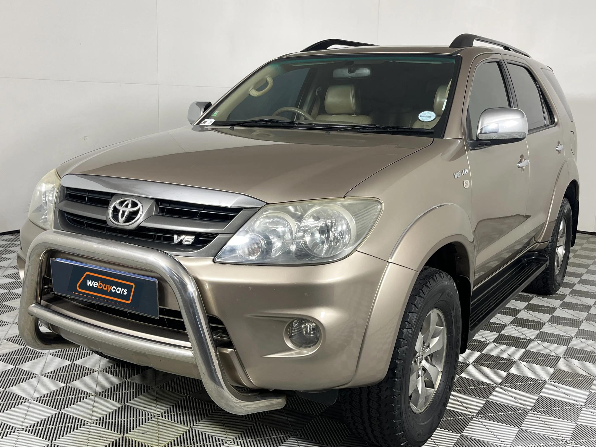 Toyota Fortuner I 4.0 V6 Raised Body