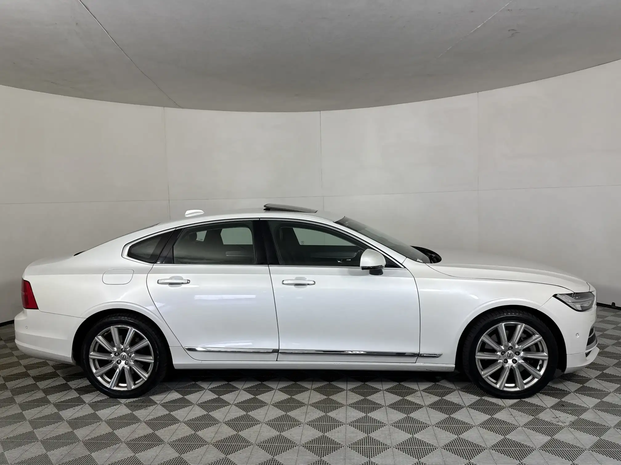 Volvo S90