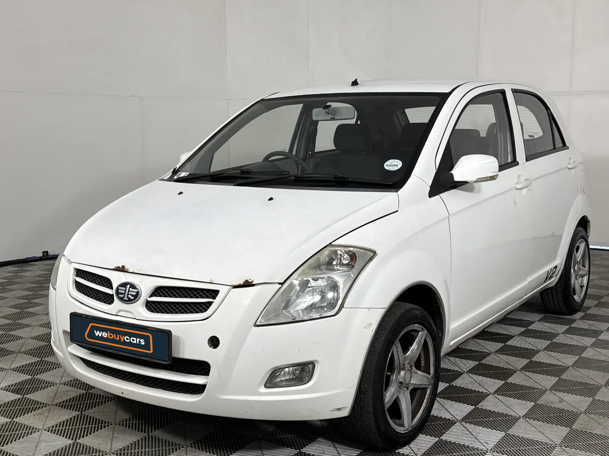 2015 FAW V2